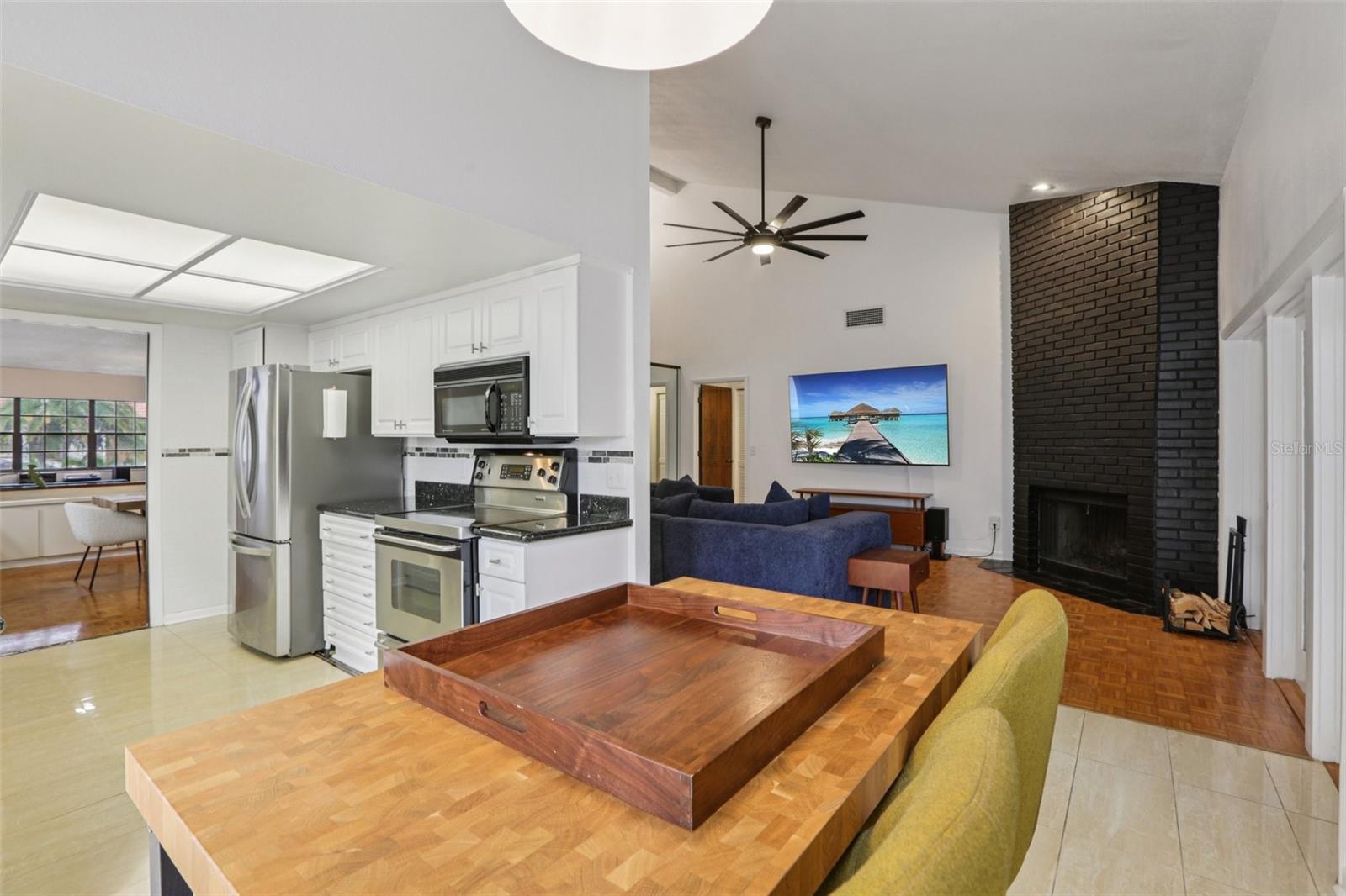 VISTA DEL RIO - Residential