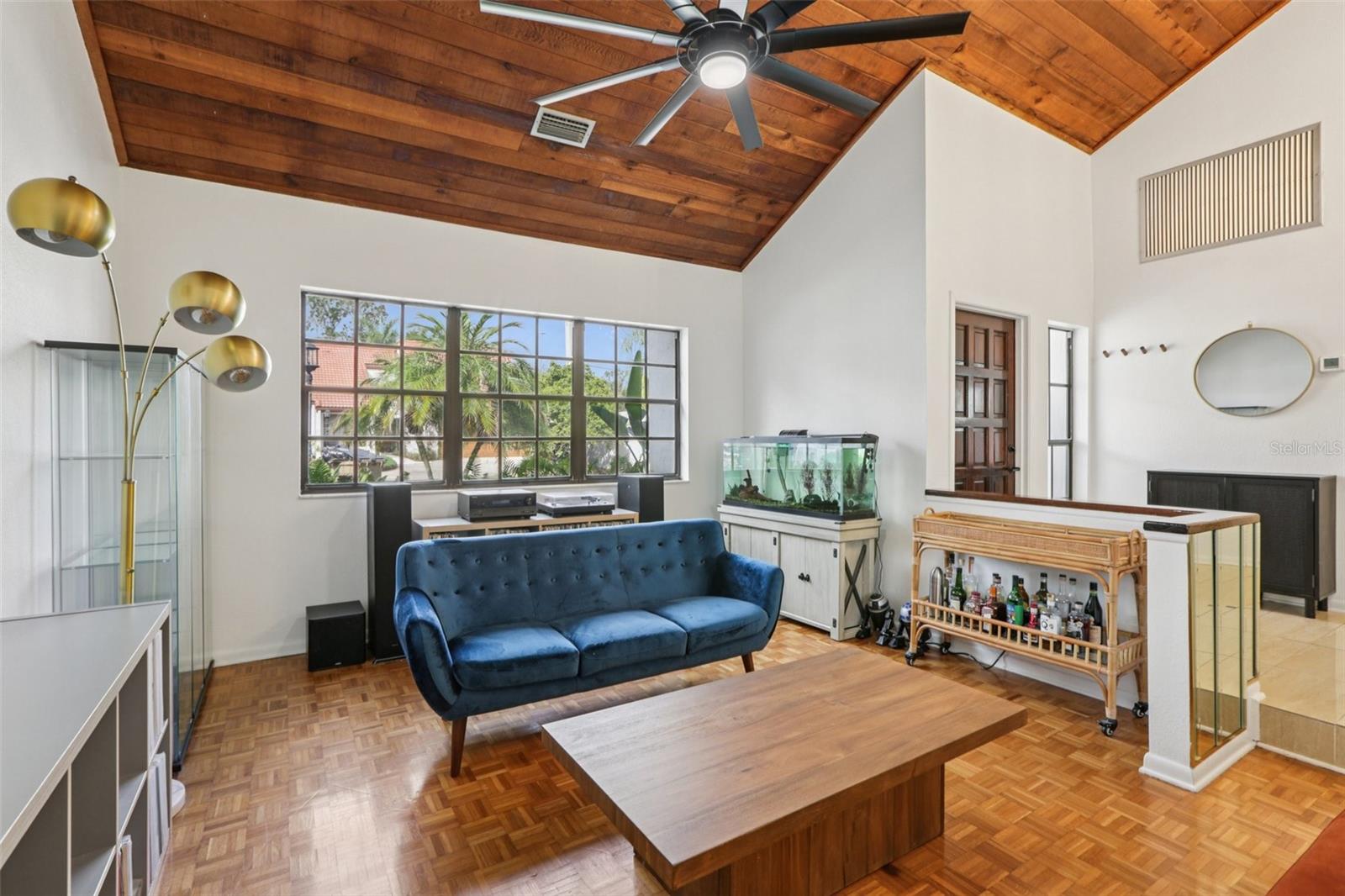 VISTA DEL RIO - Residential