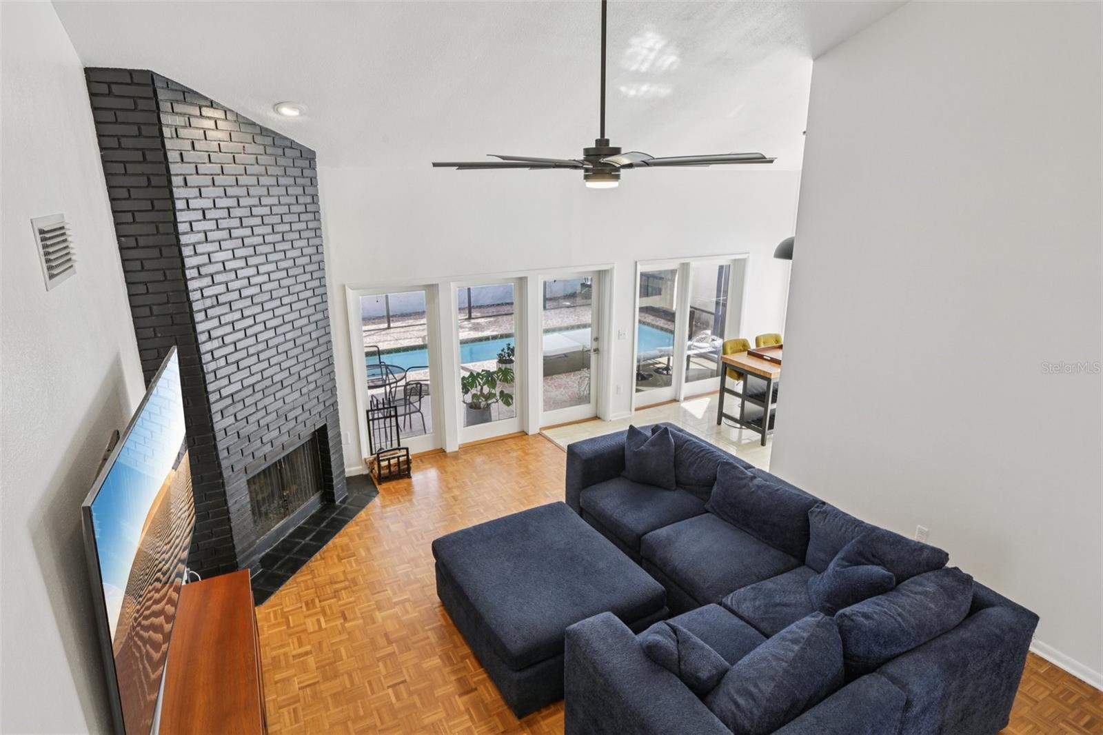 VISTA DEL RIO - Residential