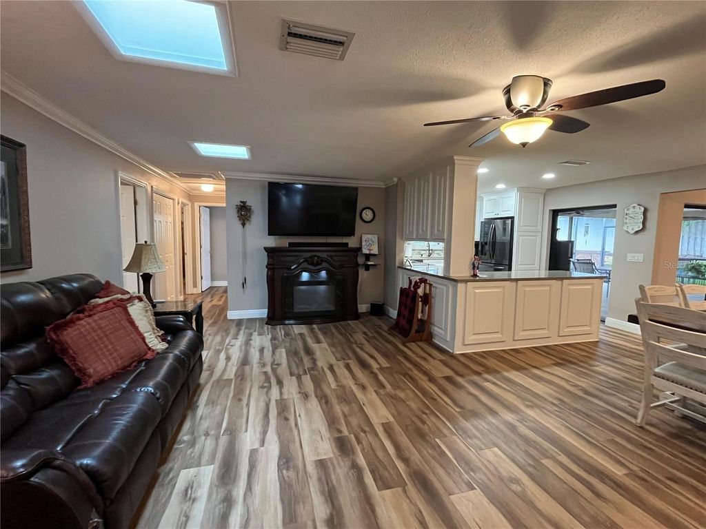 Photo of 915 Rolling Hills Drive, Palm Harbor, FL 34683 (MLS # TB8498239)