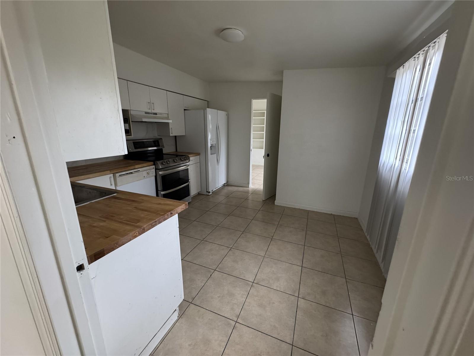 BROADWAY COURT OF INDIAN BEACH - Residential Lease