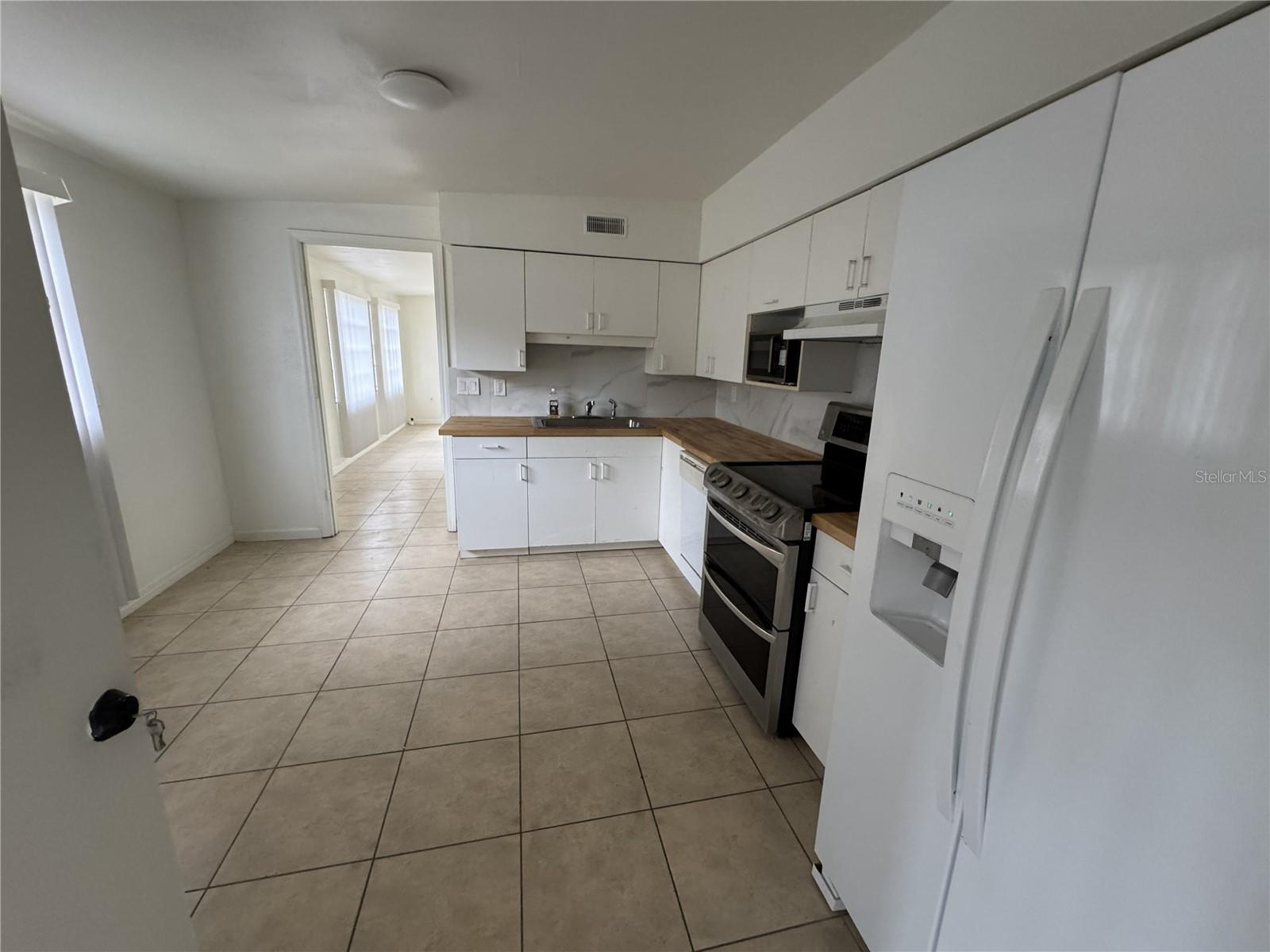 BROADWAY COURT OF INDIAN BEACH - Residential Lease