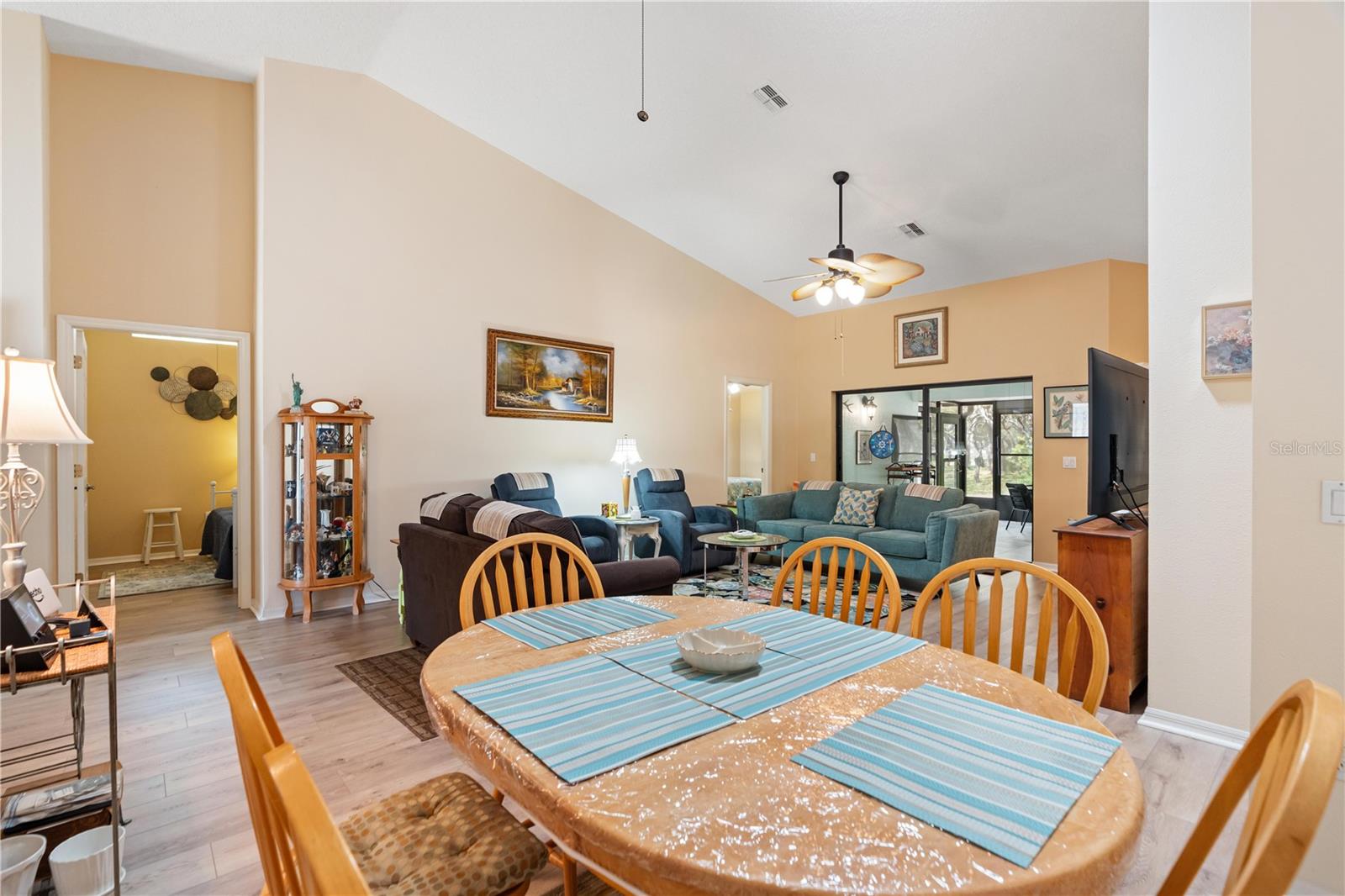 WELLINGTON AT SEVEN HILLS PH 1 - Residential