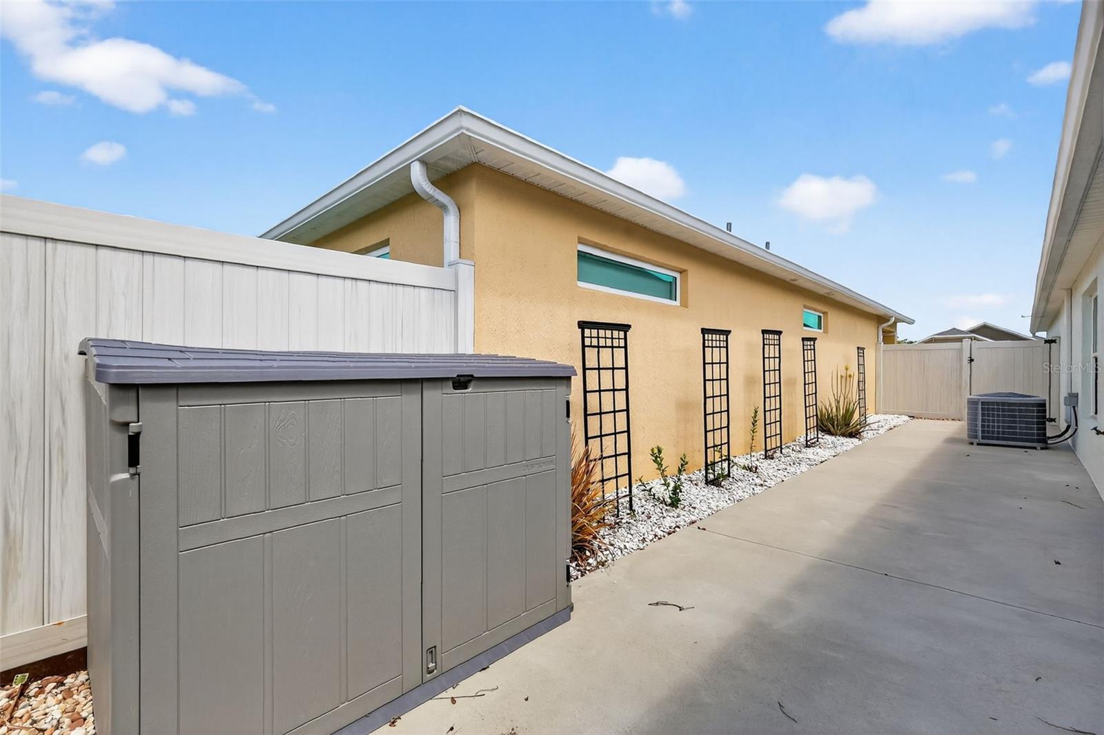 THE VILLAGE OF HAMMOCK AT FENNEY - Residential