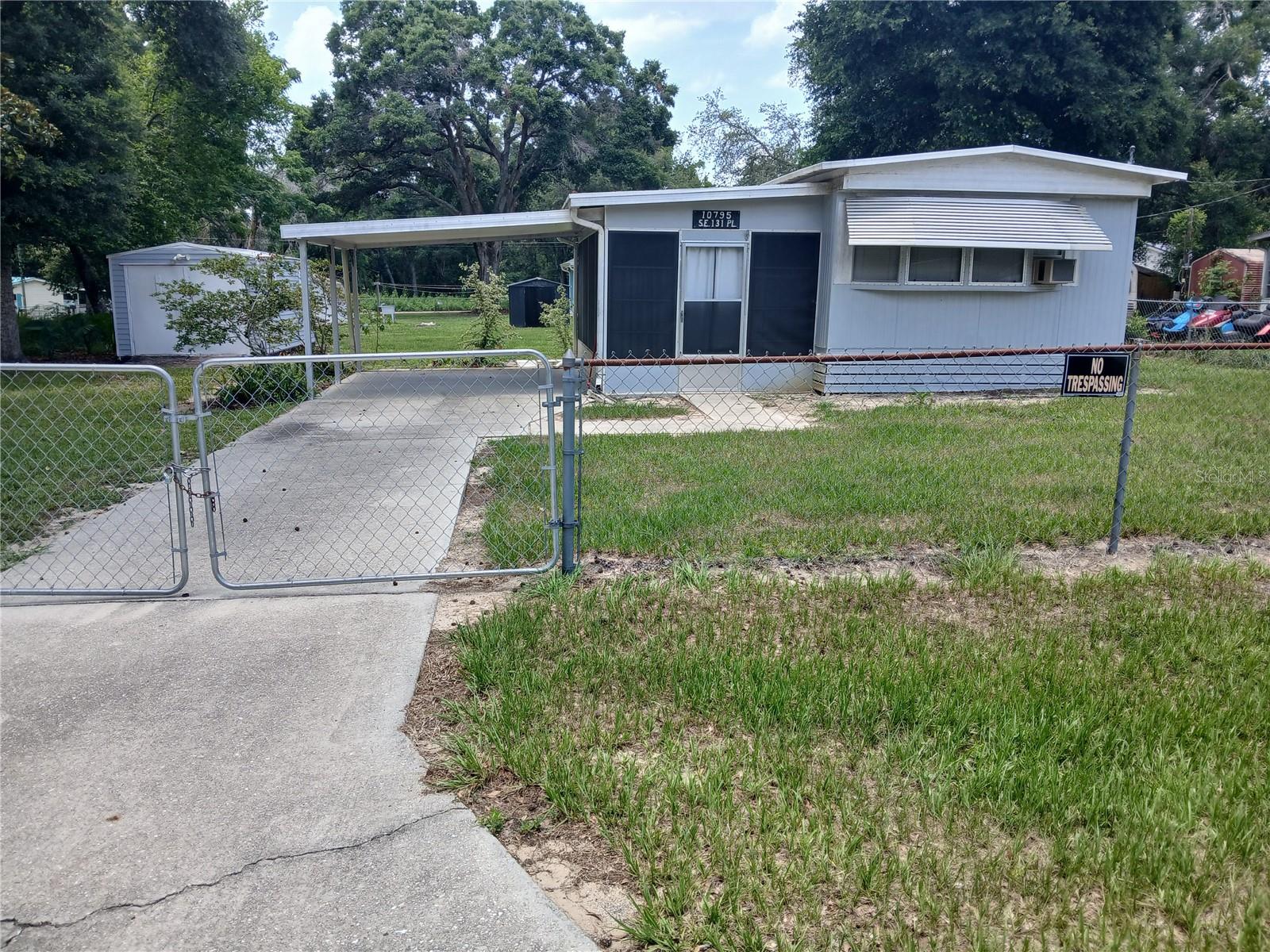 Beautiful Starter Home ,,,no lot fee ,land lease ,no hoa ,,,,nice quite Area
Carney Island Park is minutes away ,it has two beaches and a dock with nice walking trails