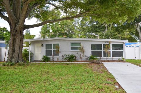 A home in SEMINOLE