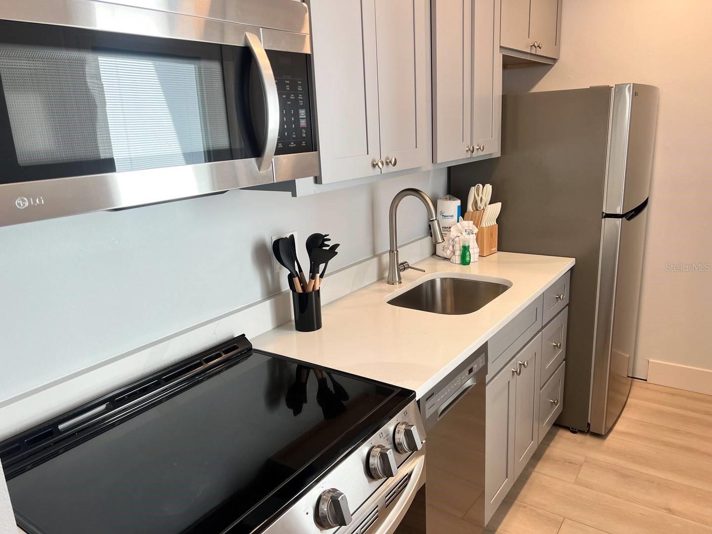 ALOHA KAI APTS - Residential