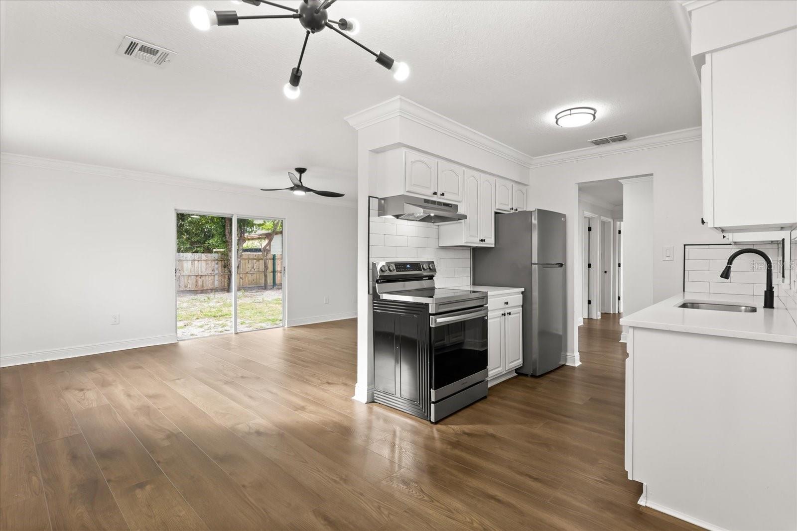 PEACH LAKE MANOR - Residential