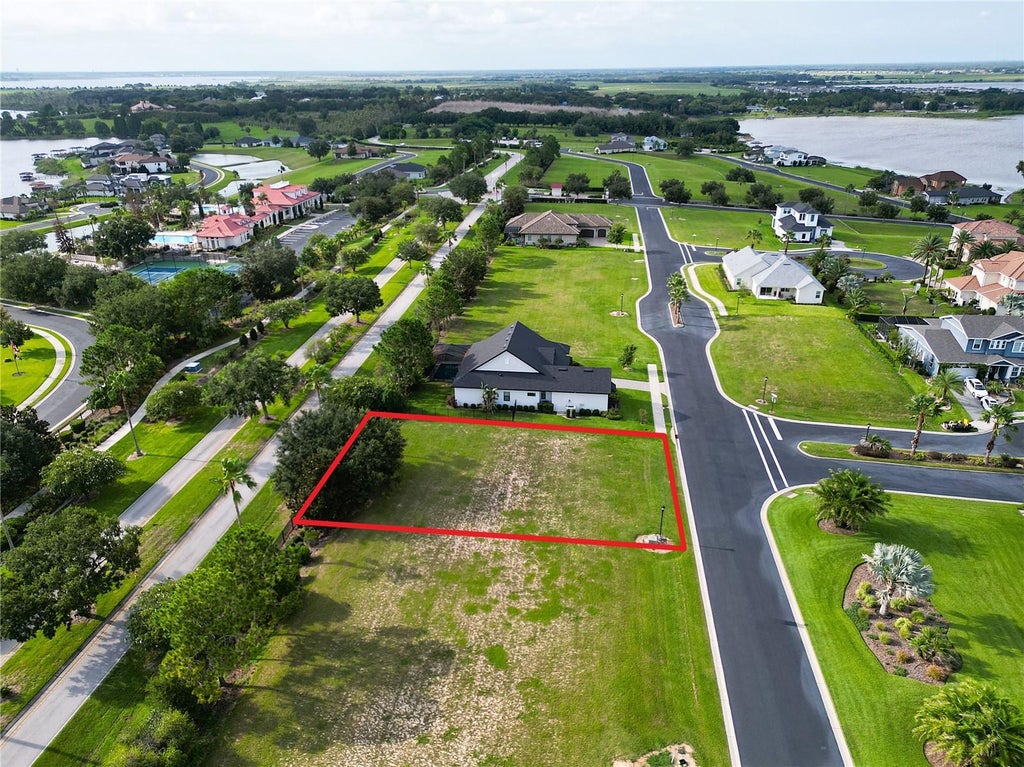 Photo of 231 Blazing Star Avenue, Lake Alfred, FL 33850 (MLS # L4963935)