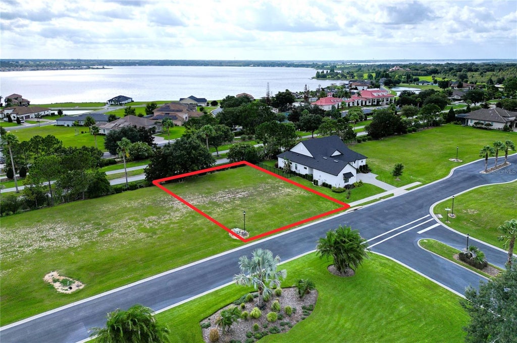 Photo of 231 Blazing Star Avenue, Lake Alfred, FL 33850 (MLS # L4963935)