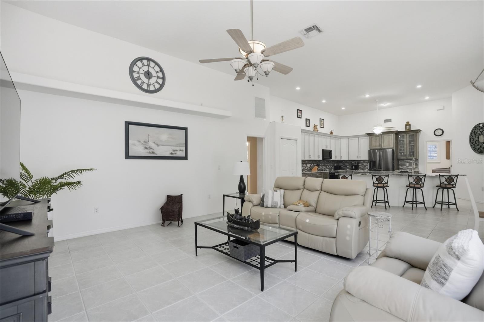 SPRING HILL - Residential