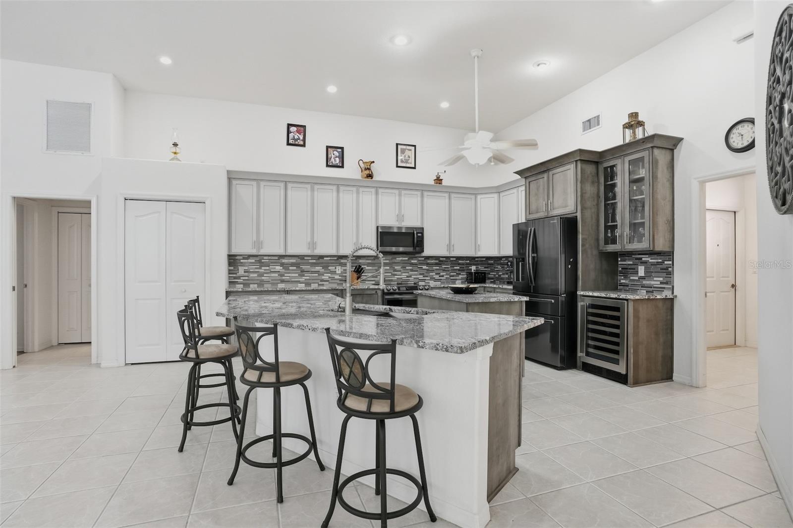 SPRING HILL - Residential