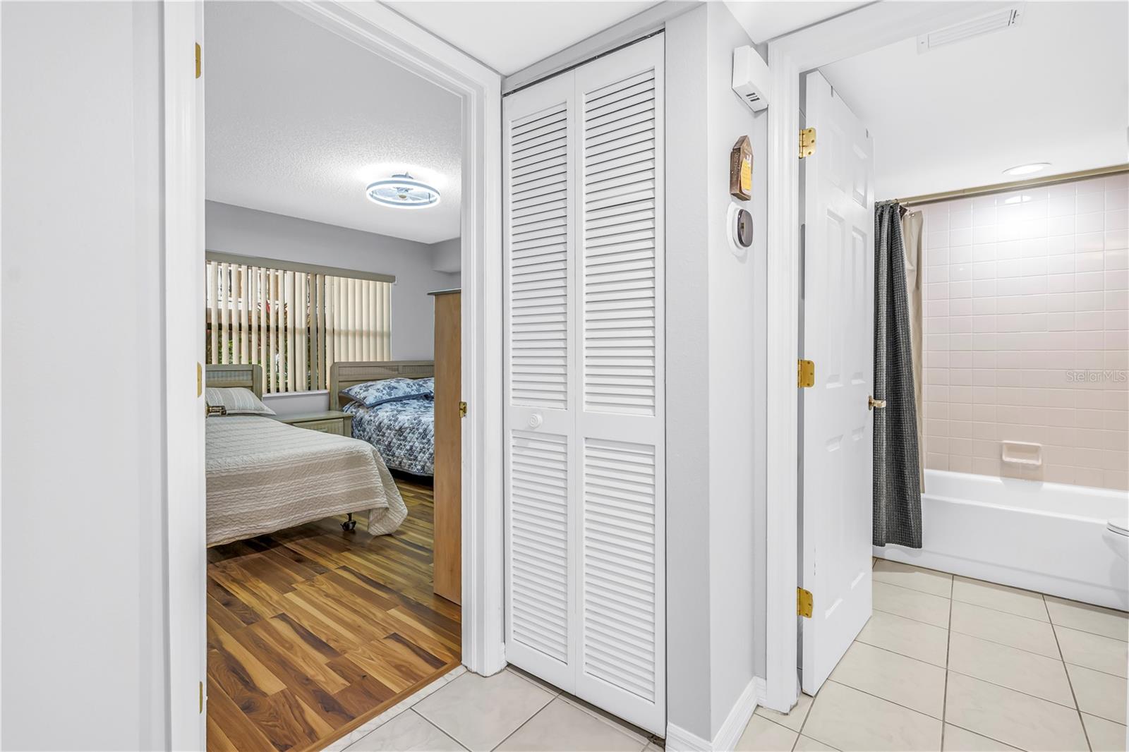 SILVER SANDS BEACH & RACQUET CLUB - Residential