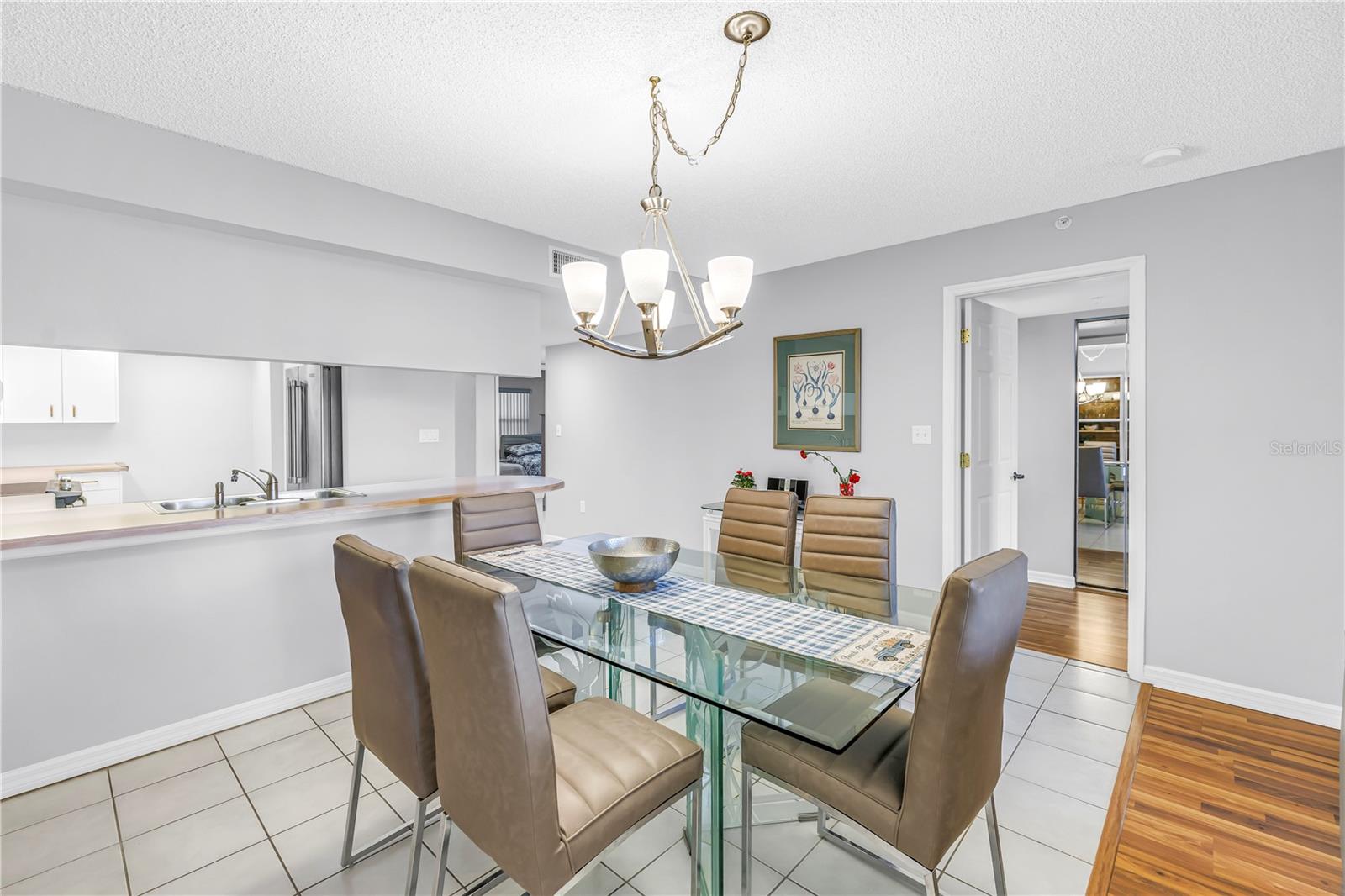 SILVER SANDS BEACH & RACQUET CLUB - Residential