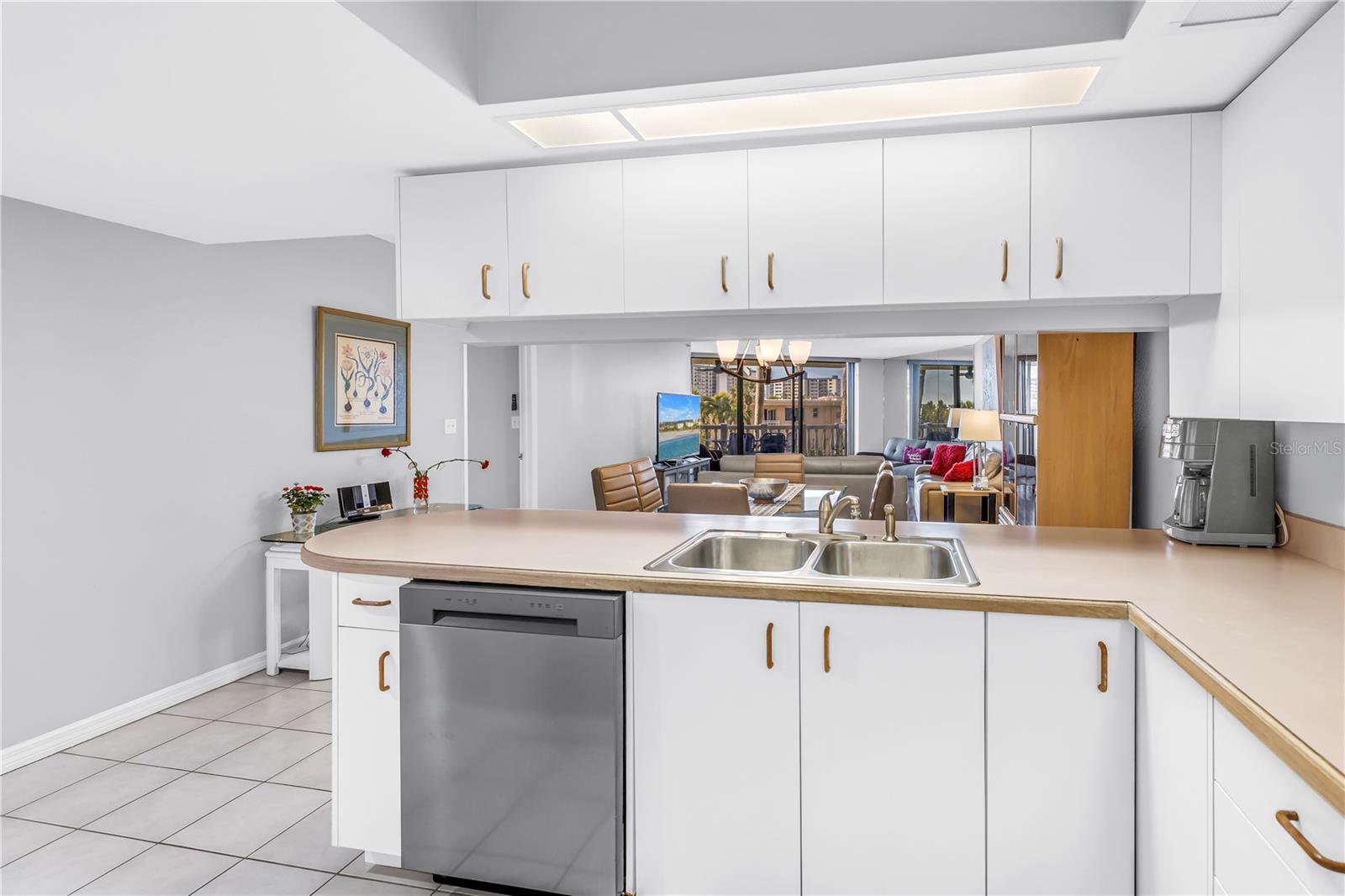 SILVER SANDS BEACH & RACQUET CLUB - Residential