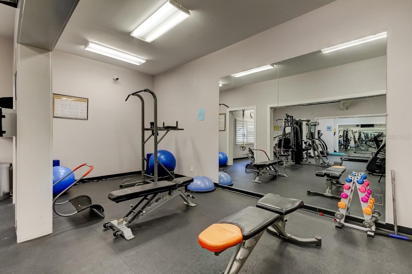 SILVER SANDS BEACH & RACQUET CLUB - Residential