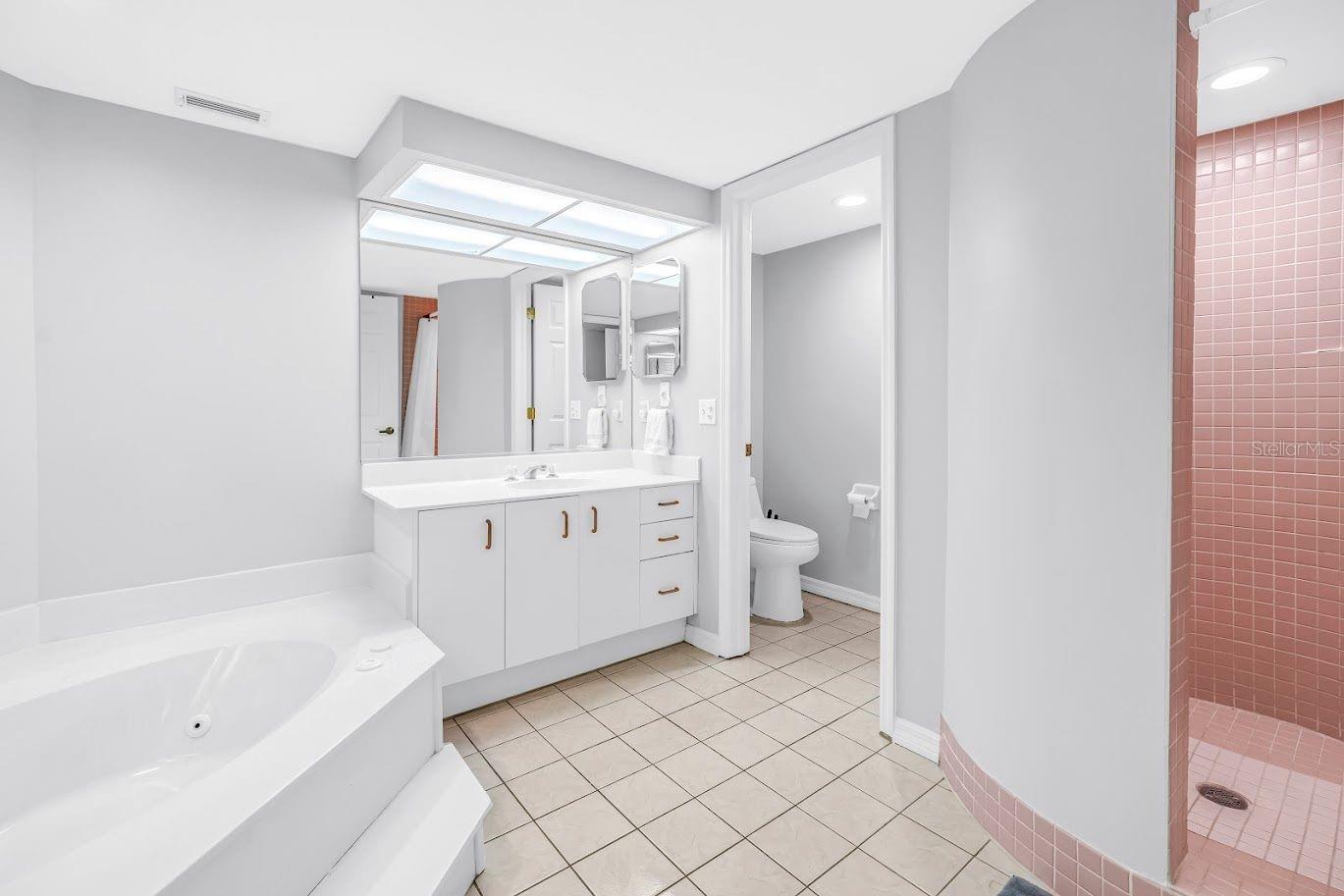 SILVER SANDS BEACH & RACQUET CLUB - Residential