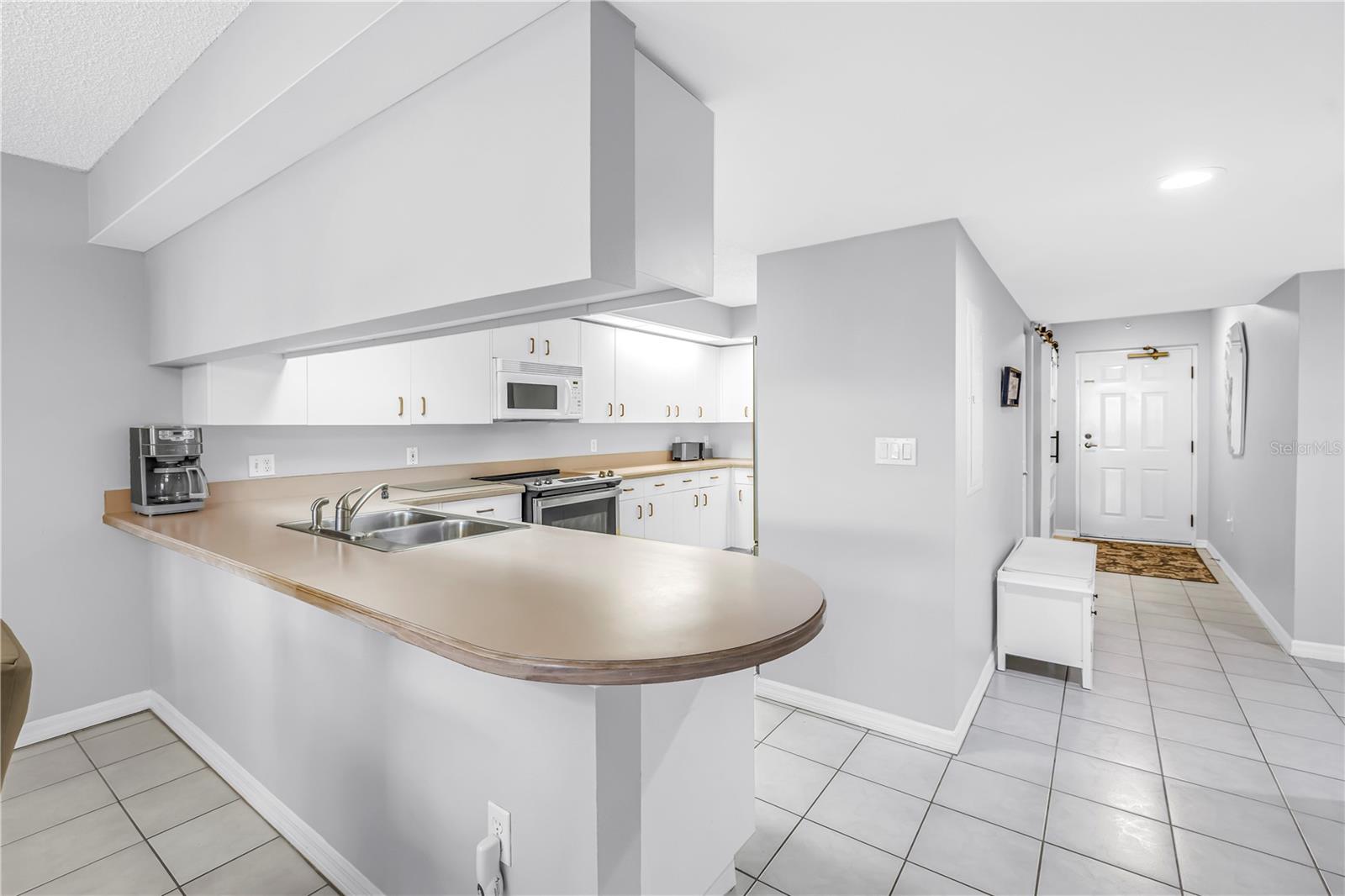 SILVER SANDS BEACH & RACQUET CLUB - Residential