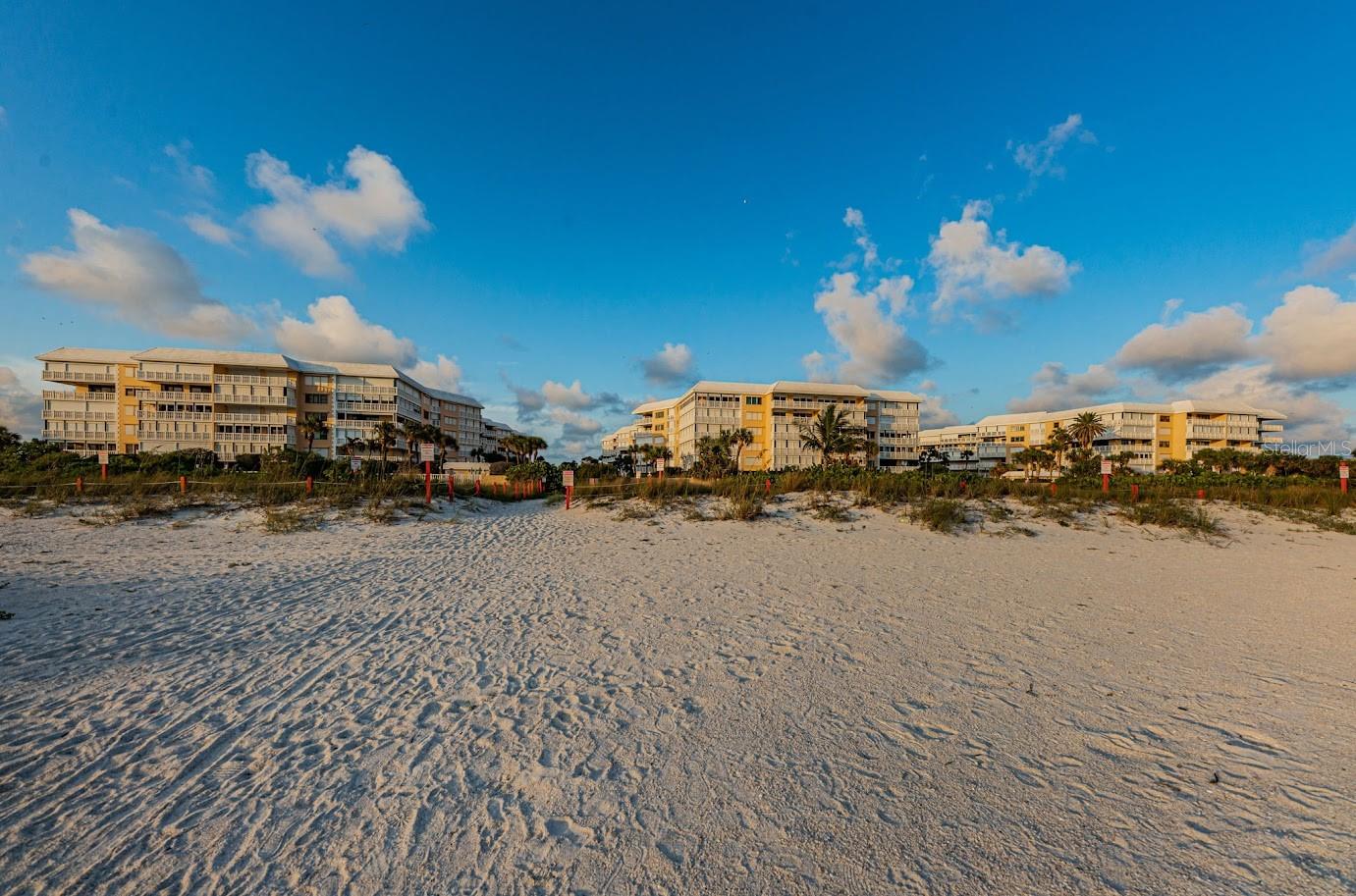 SILVER SANDS BEACH & RACQUET CLUB - Residential