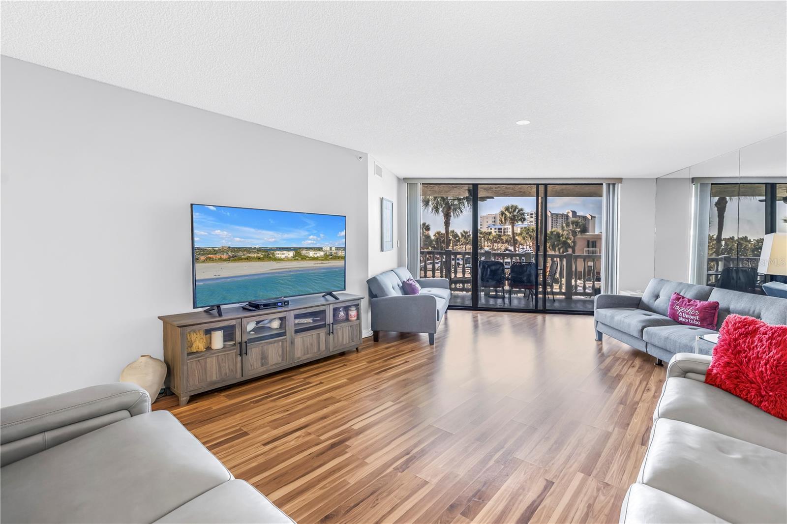 SILVER SANDS BEACH & RACQUET CLUB - Residential