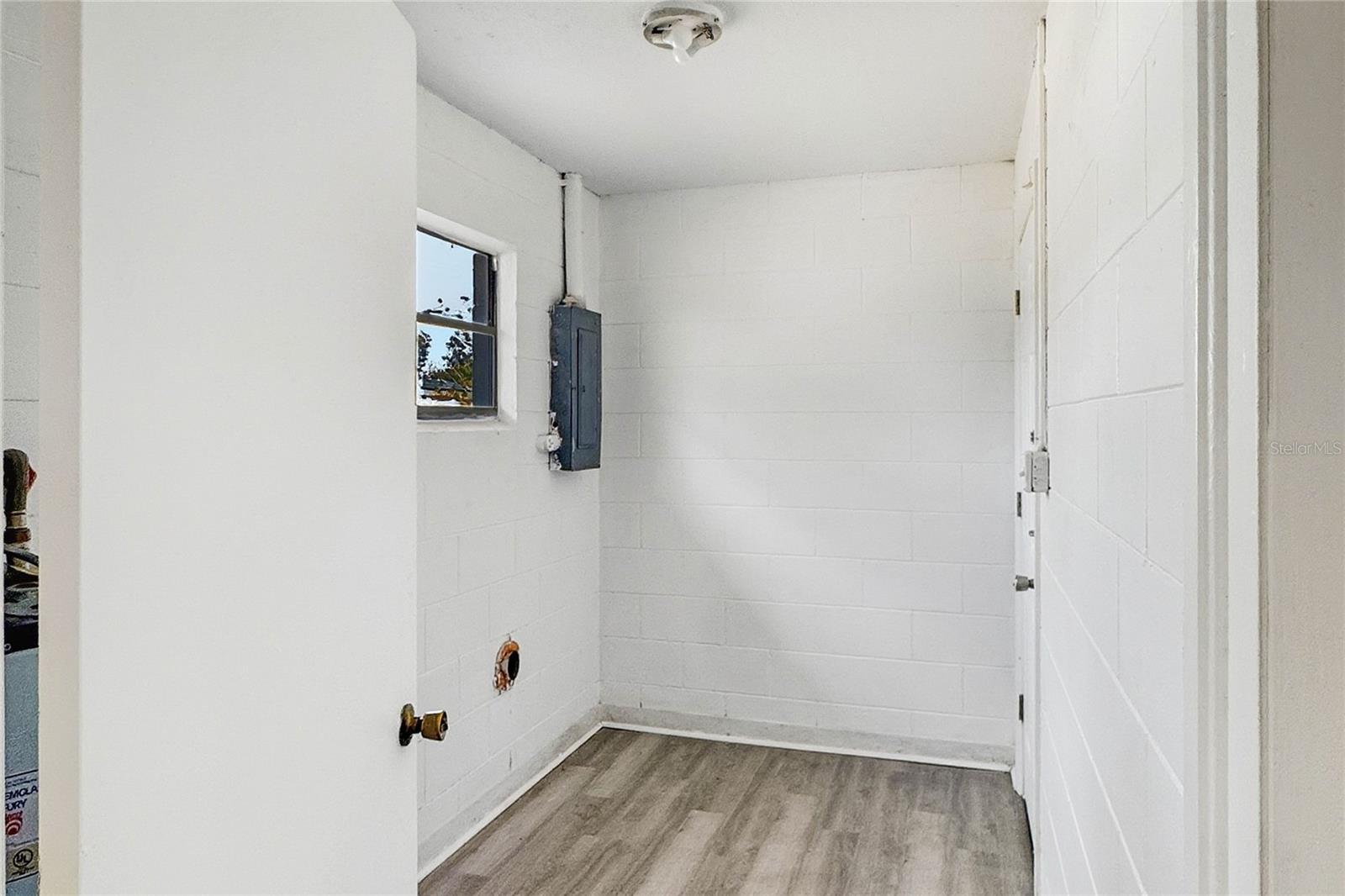 HIGHLAND PARK MANOR 04 - Residential