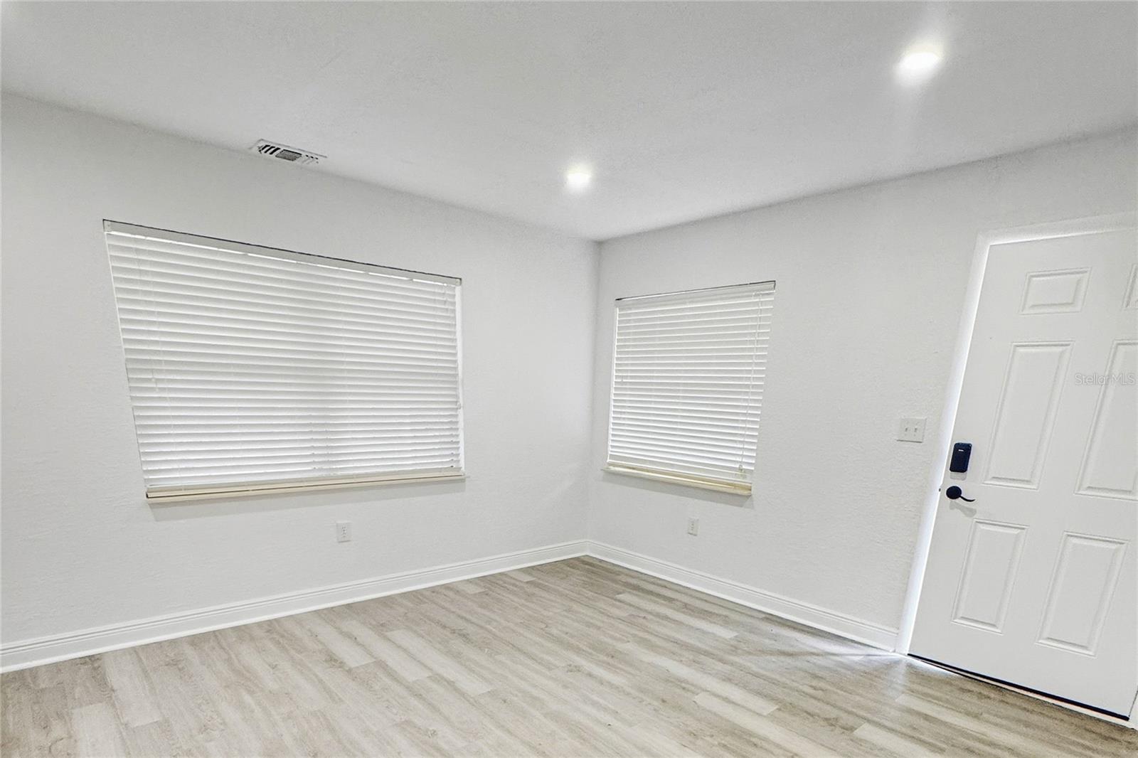 HIGHLAND PARK MANOR 04 - Residential