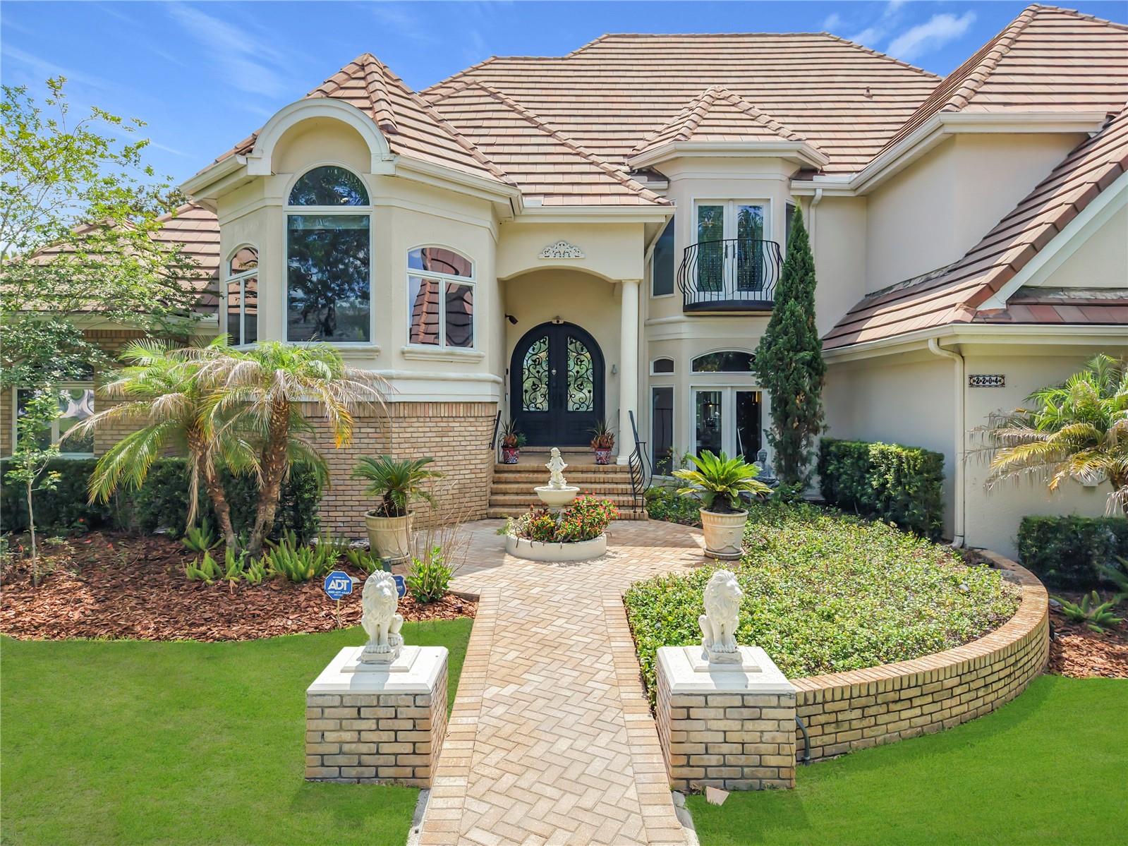2204 CAIRNS COURT