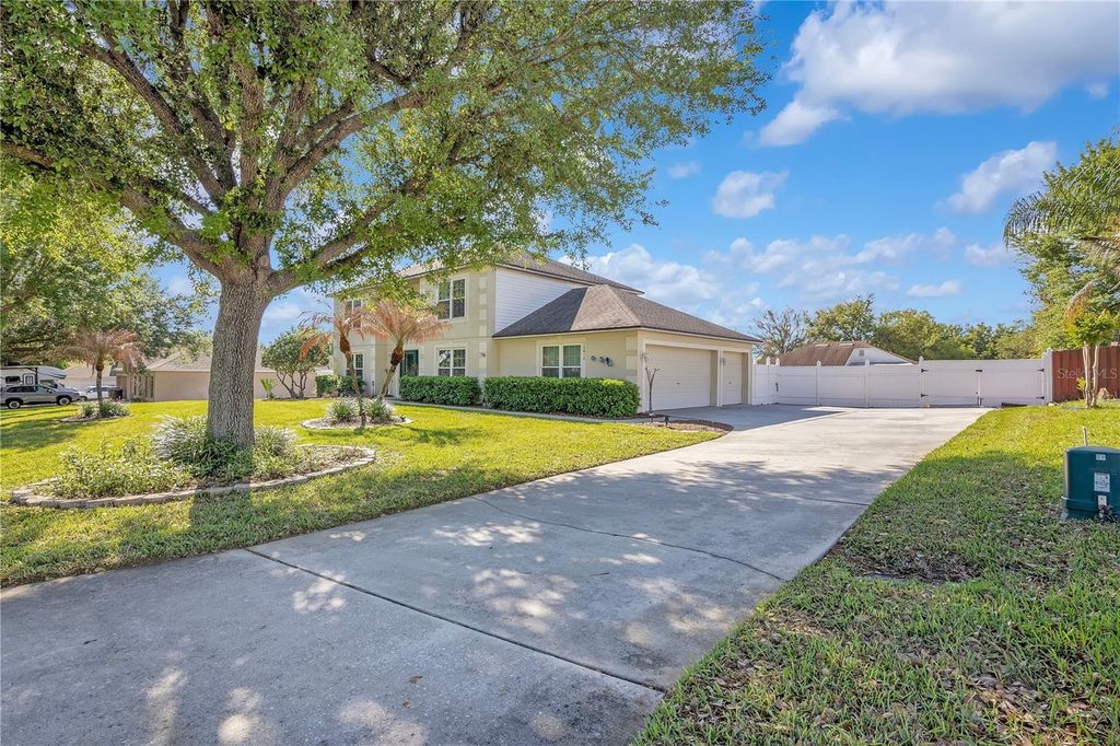 Photo of 16012 Horizon Court, Clermont, FL 34711 (MLS # G5110459)