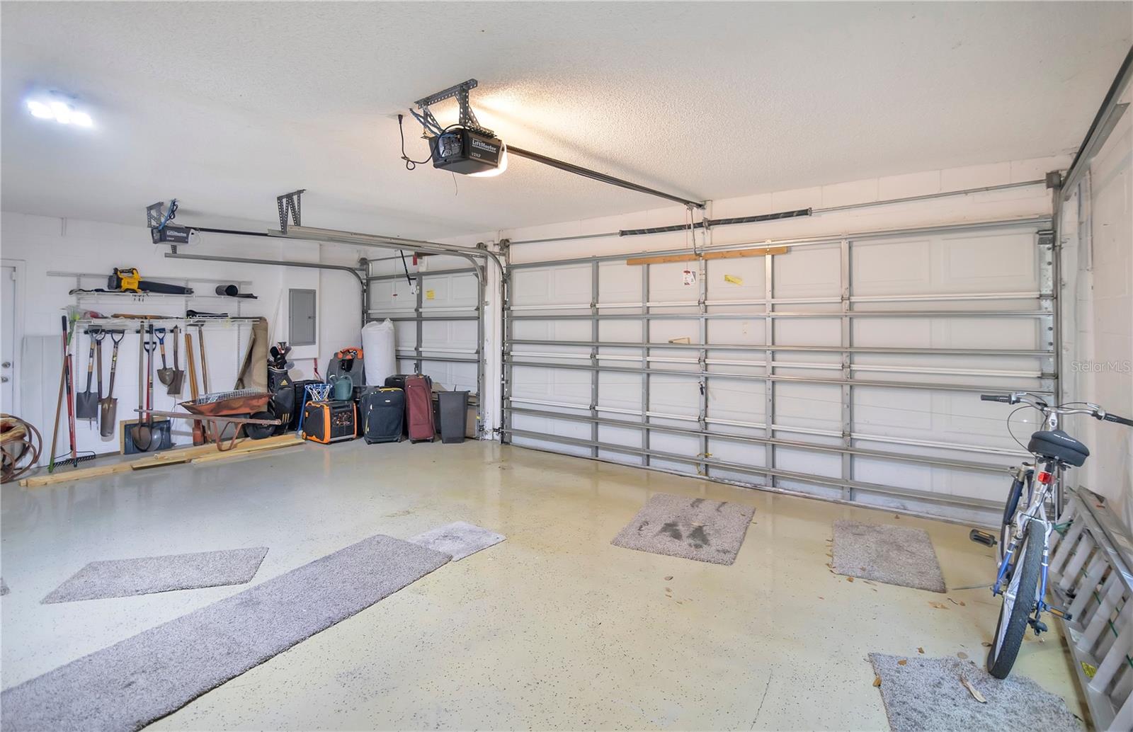 JOHNS LAKE ESTATES - Residential