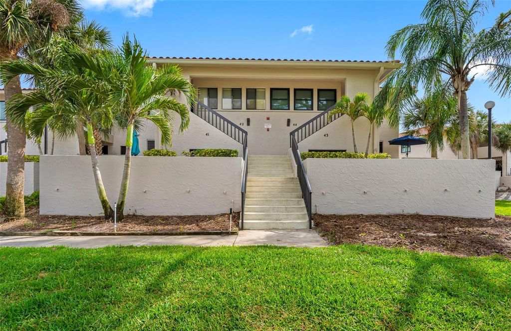 Photo of 1804 Mariner Drive #43, Tarpon Springs, FL 34689 (MLS # TB8508093)