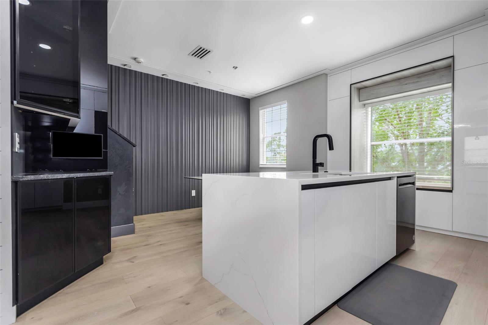 BAYOU GRANDE TOWNHOME COMMUNITY - Residential Lease