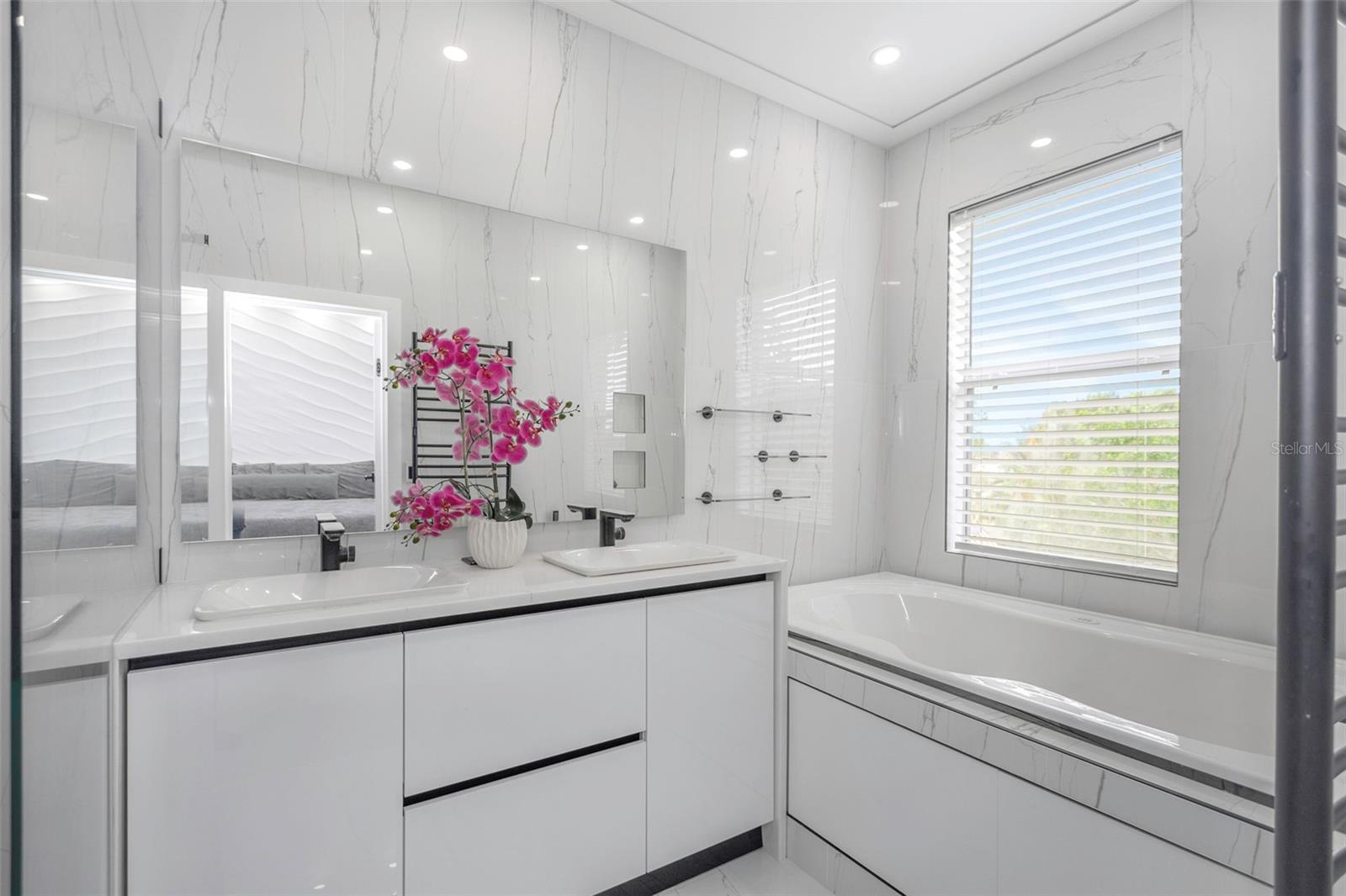 BAYOU GRANDE TOWNHOME COMMUNITY - Residential Lease