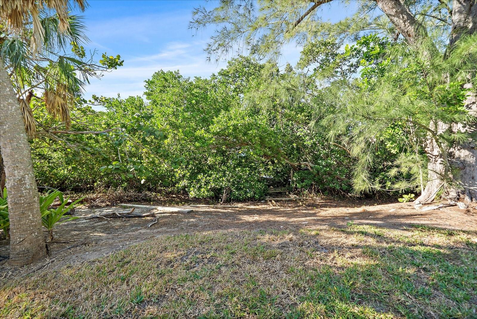 LONGBEACH ON LONGBOAT KEY - Residential