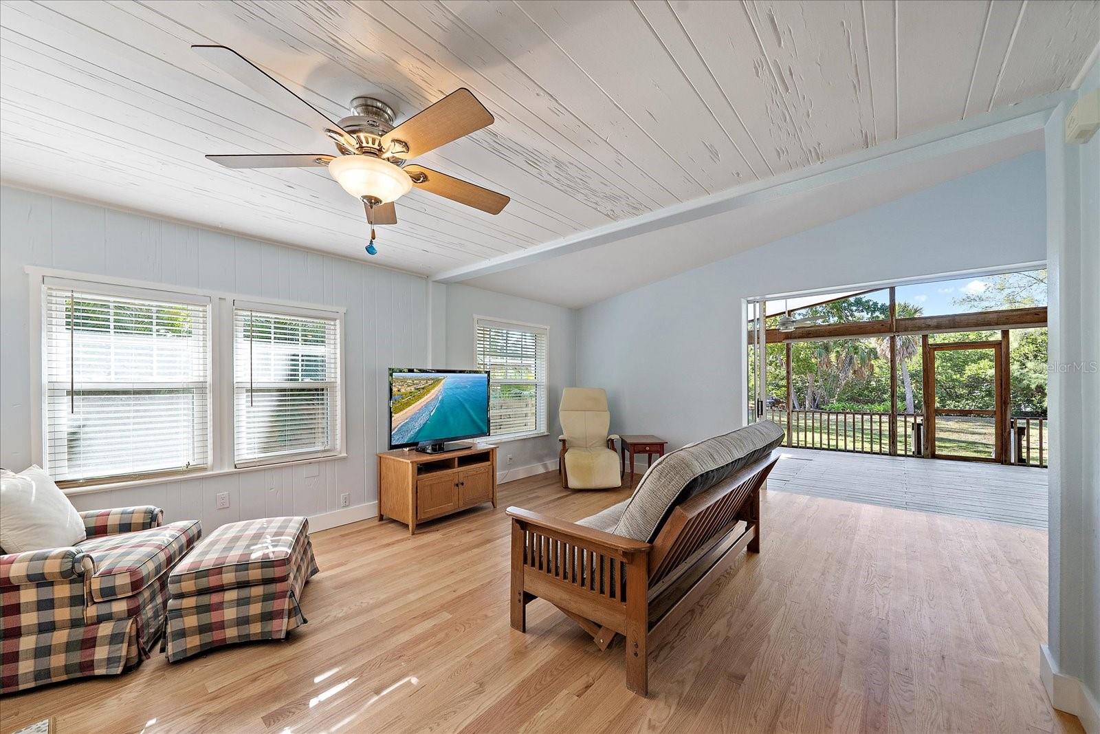 LONGBEACH ON LONGBOAT KEY - Residential