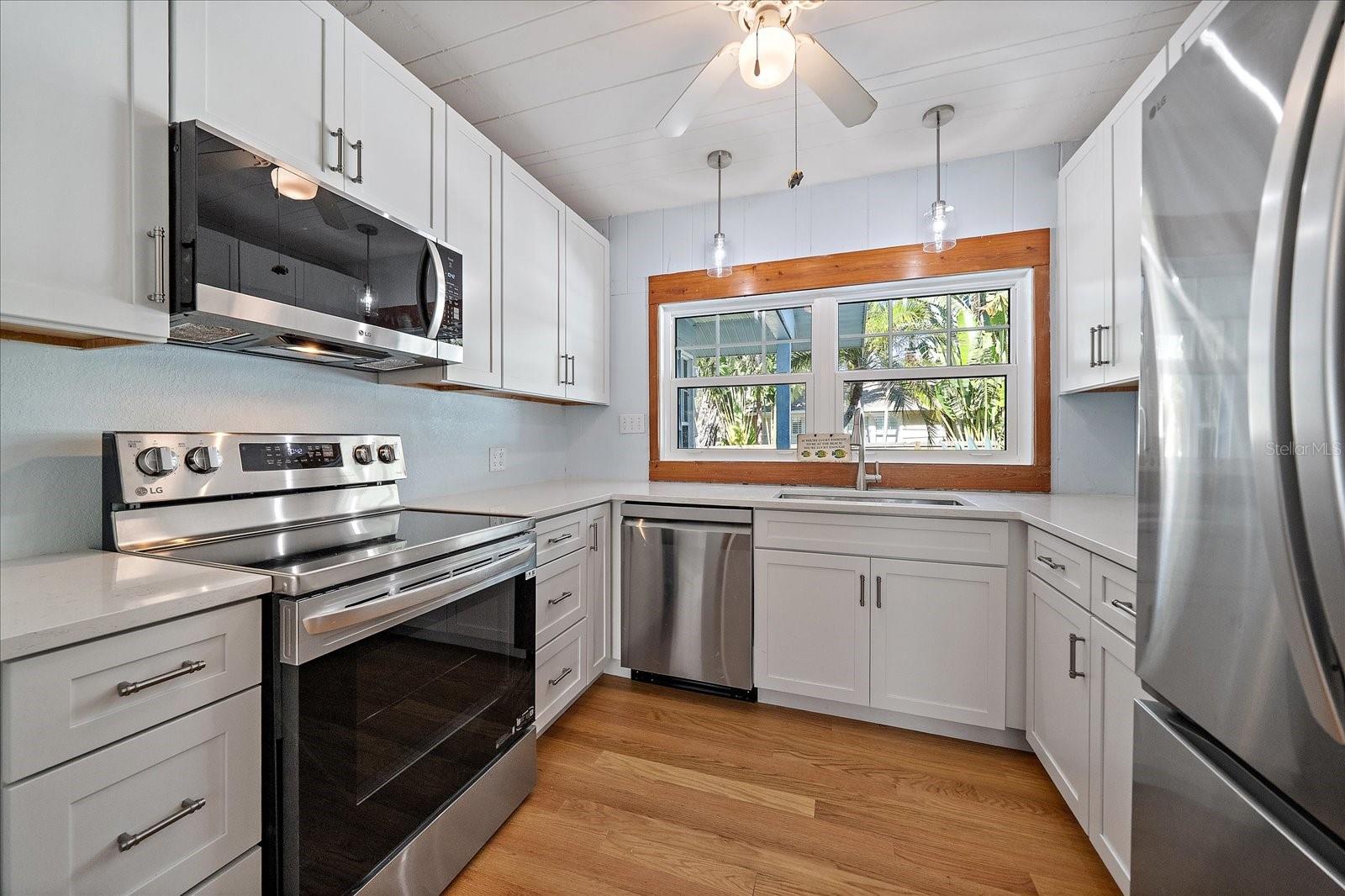 LONGBEACH ON LONGBOAT KEY - Residential