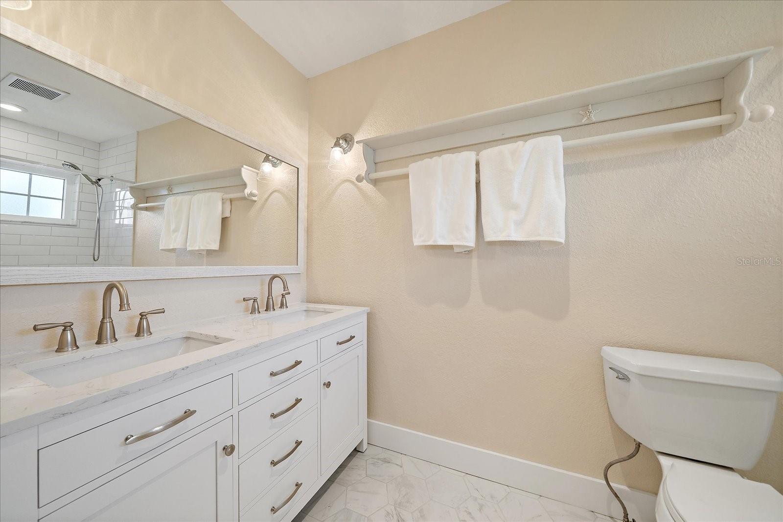 LONGBEACH ON LONGBOAT KEY - Residential