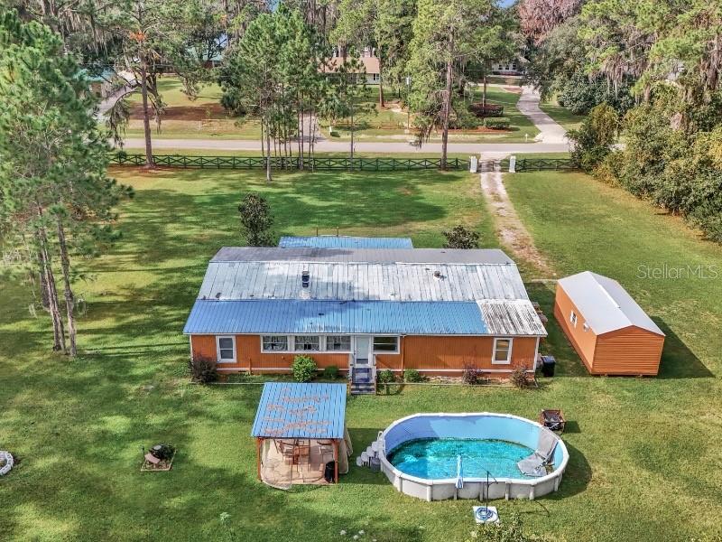 LAKE LOCHLOOSE SHORES - Residential