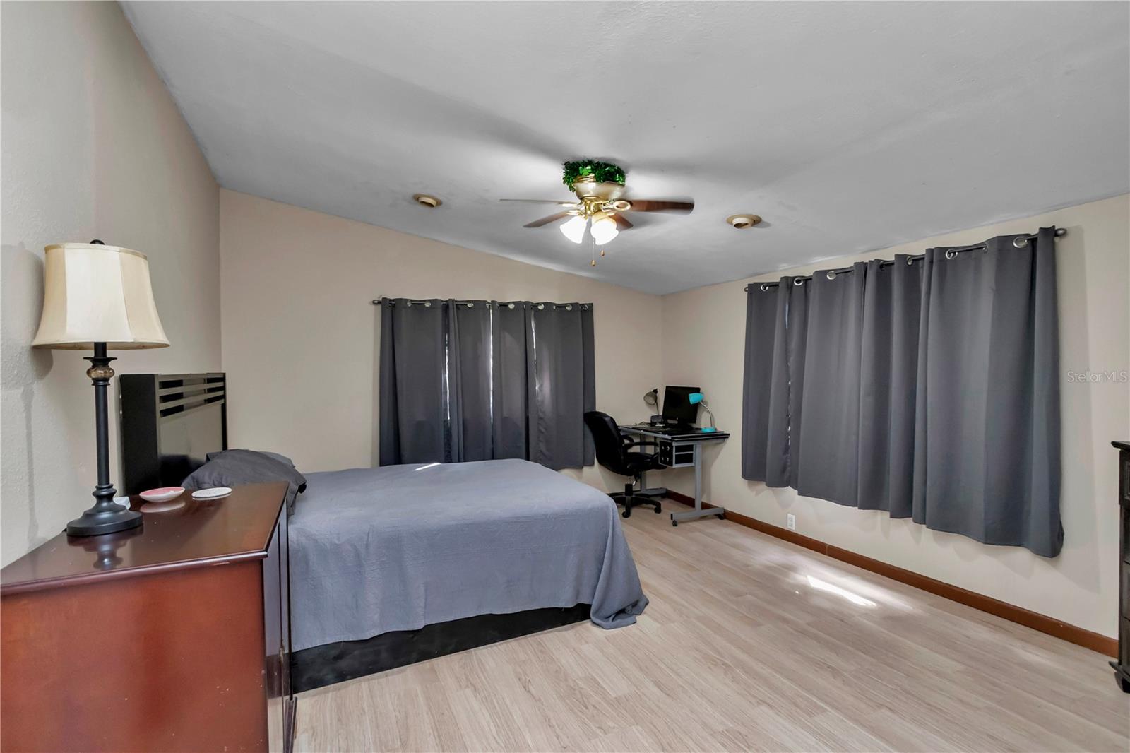 LAKE LOCHLOOSE SHORES - Residential