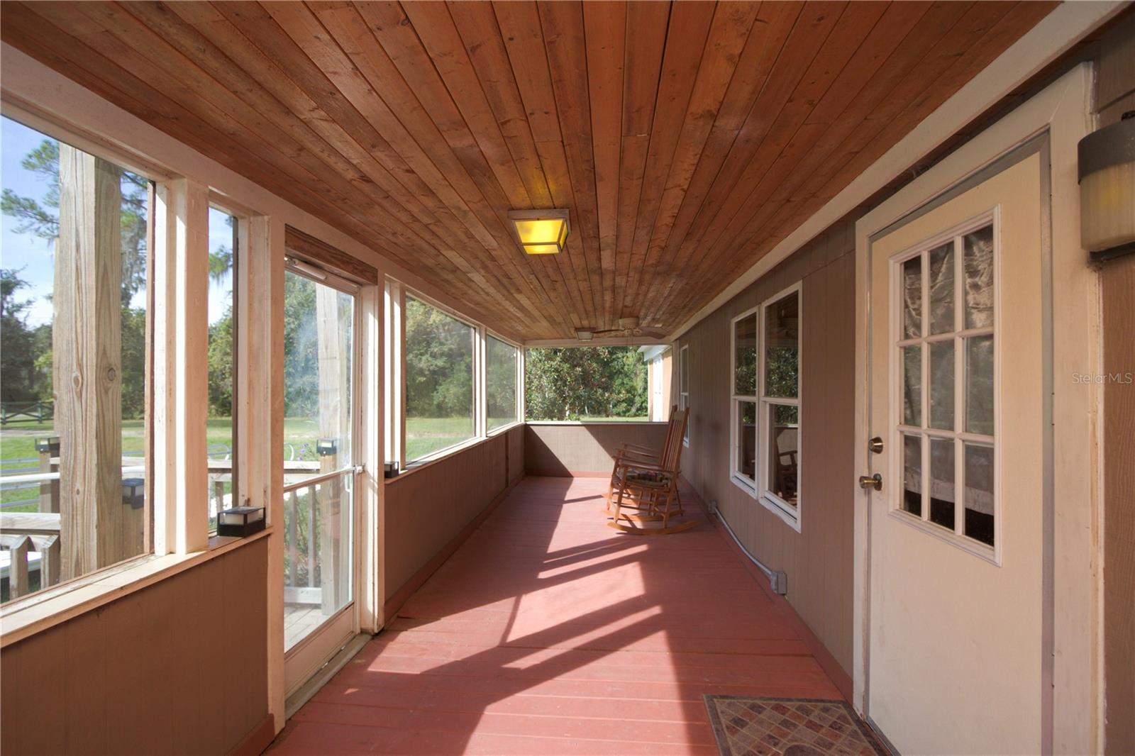 LAKE LOCHLOOSE SHORES - Residential