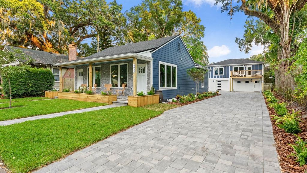Photo of 806 Palmer Street, Orlando, FL 32801 (MLS # O6274985)