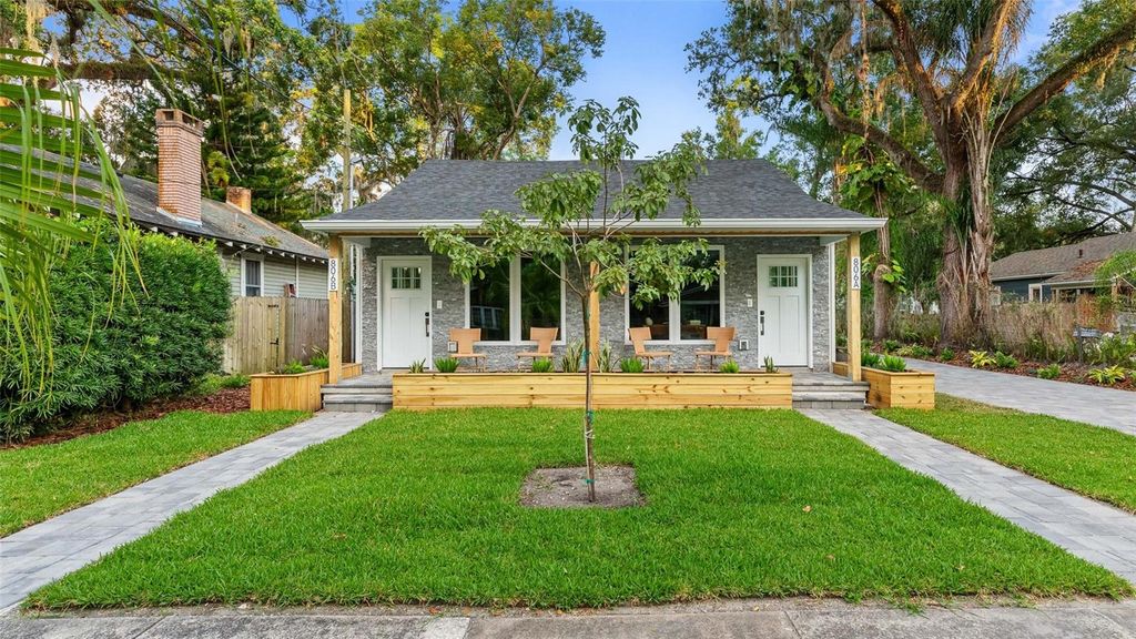 Photo of 806 Palmer Street, Orlando, FL 32801 (MLS # O6274985)