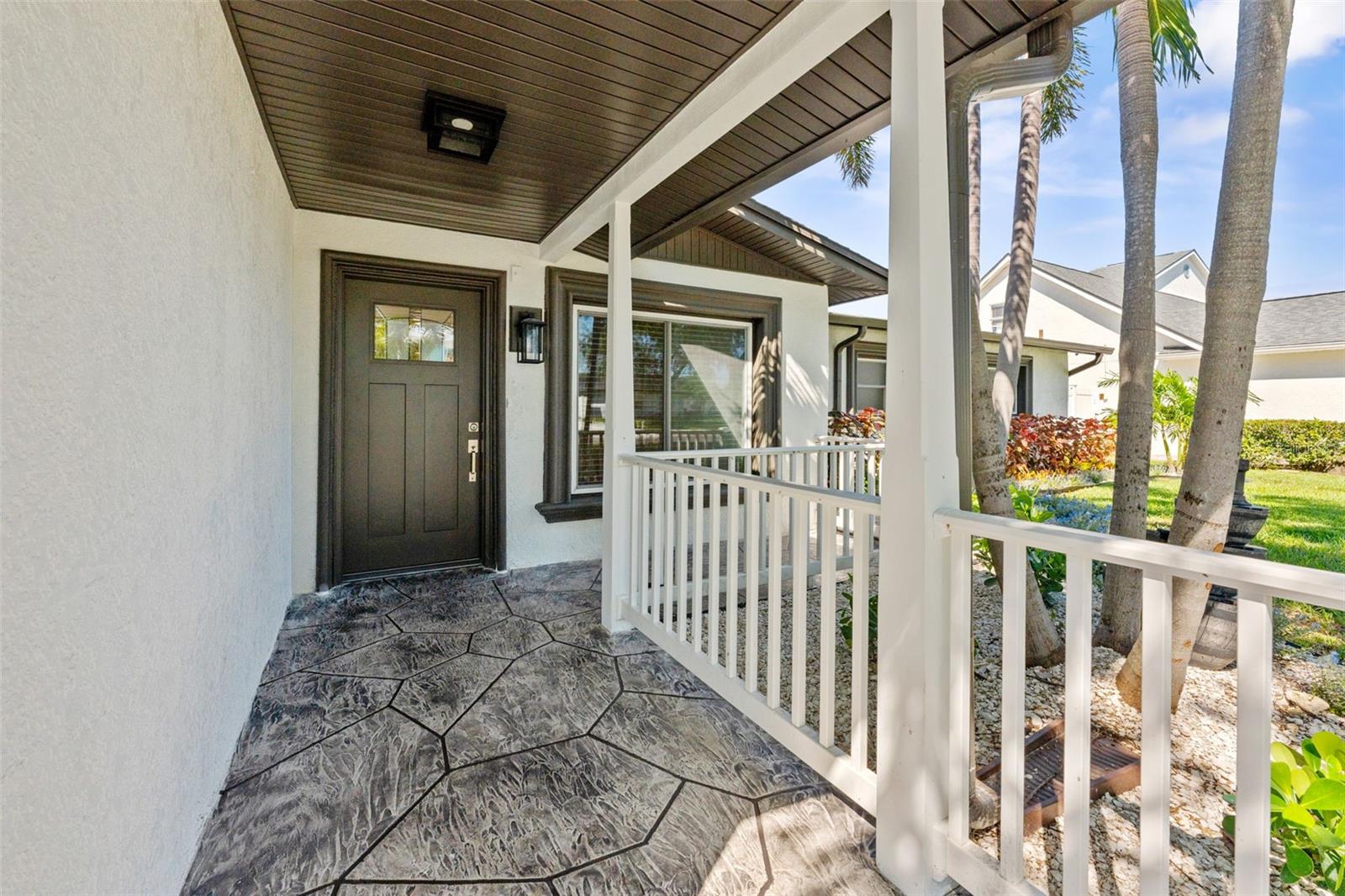 3912 FONTAINEBLEAU DRIVE