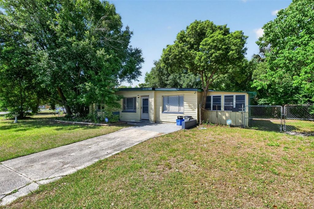 Photo of 101 Club Road, Sanford, FL 32771 (MLS # O6408417)