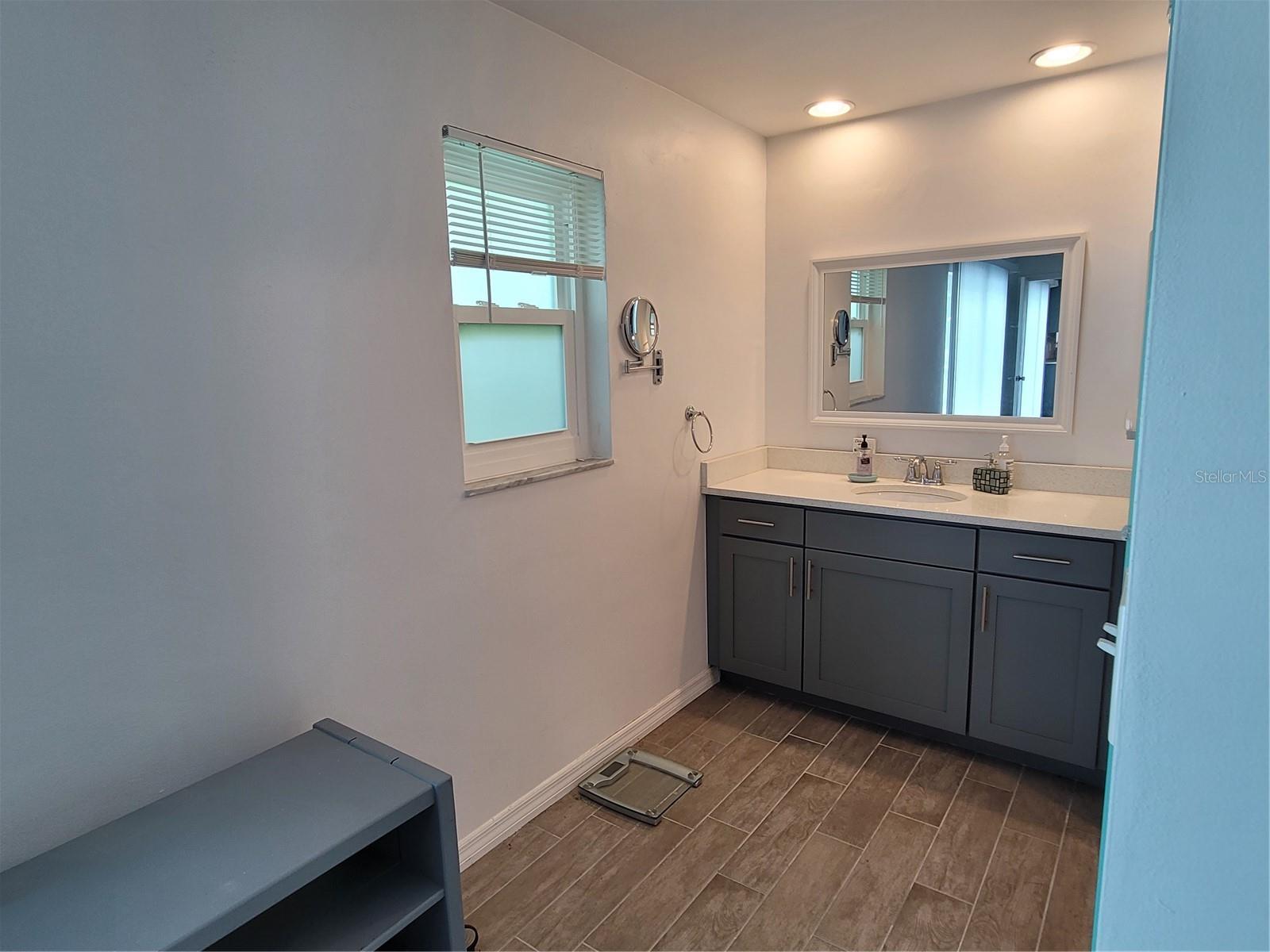 ROTONDA WEST OAKLAND HILLS - Residential Lease