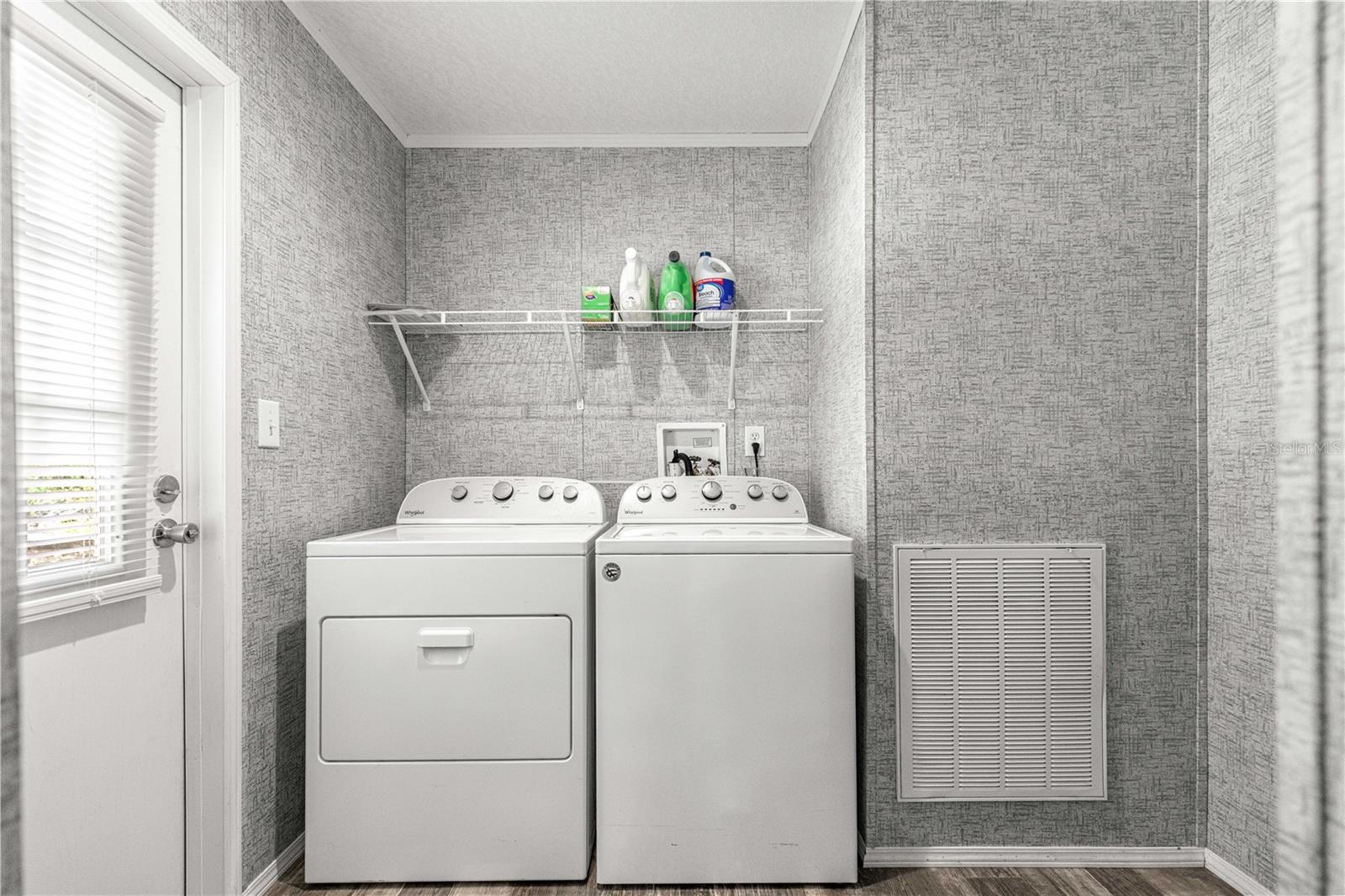 LAKE TROPICANA RANCHETTES - Residential