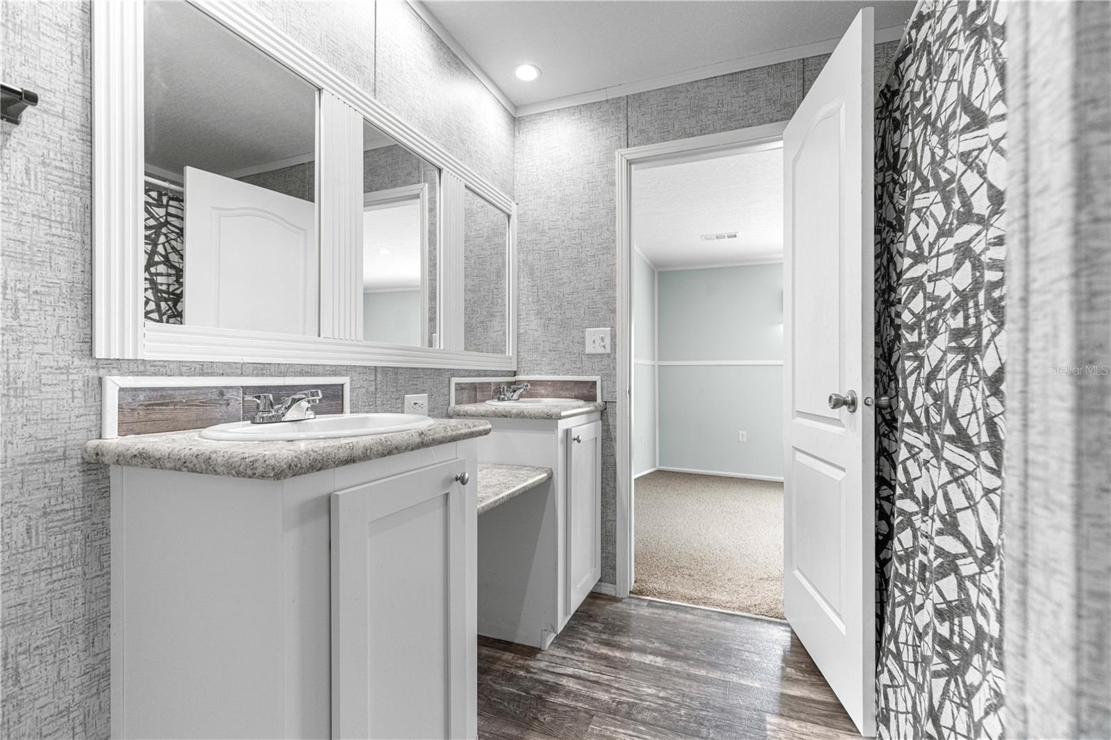 LAKE TROPICANA RANCHETTES - Residential