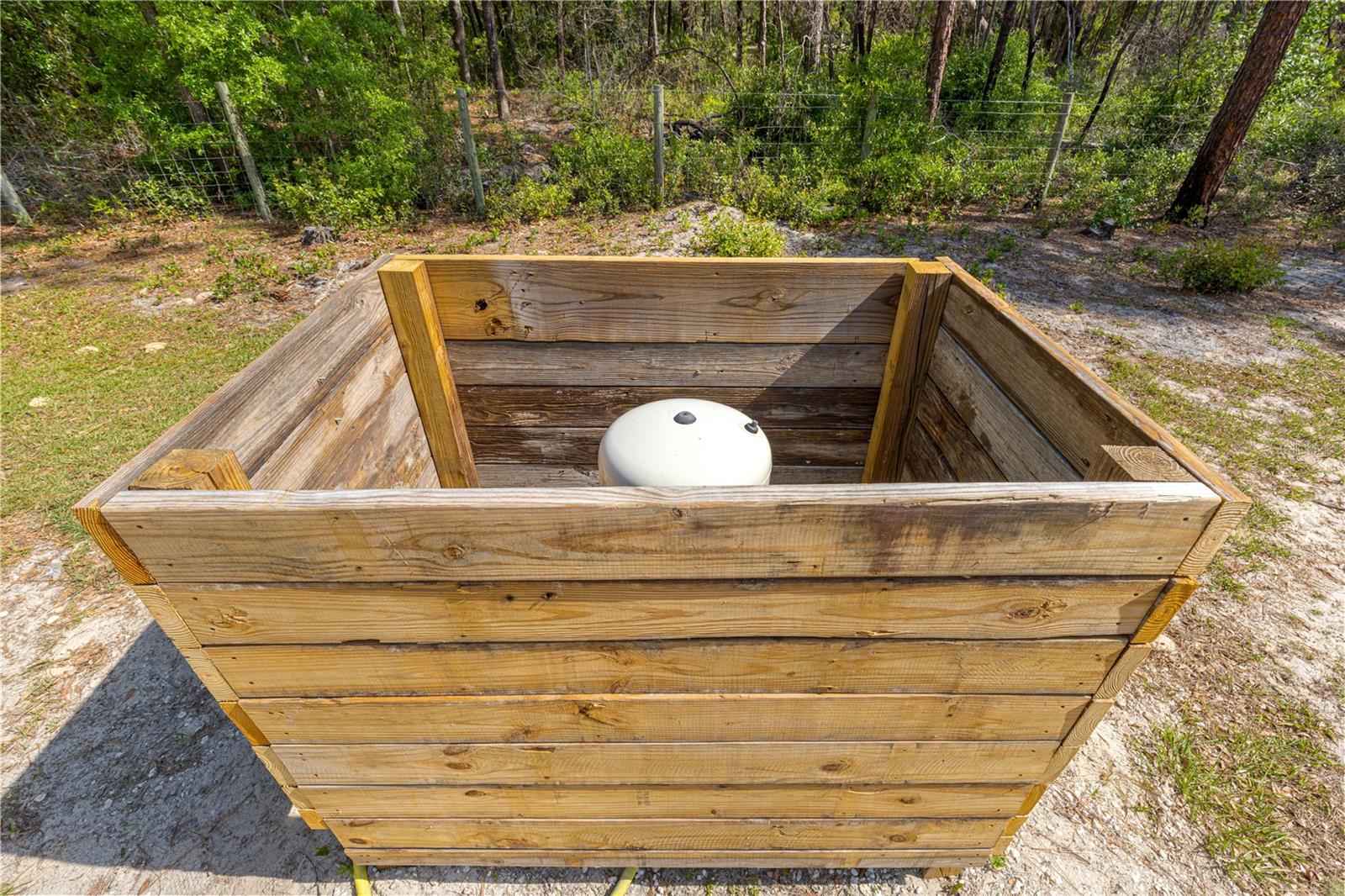 LAKE TROPICANA RANCHETTES - Residential