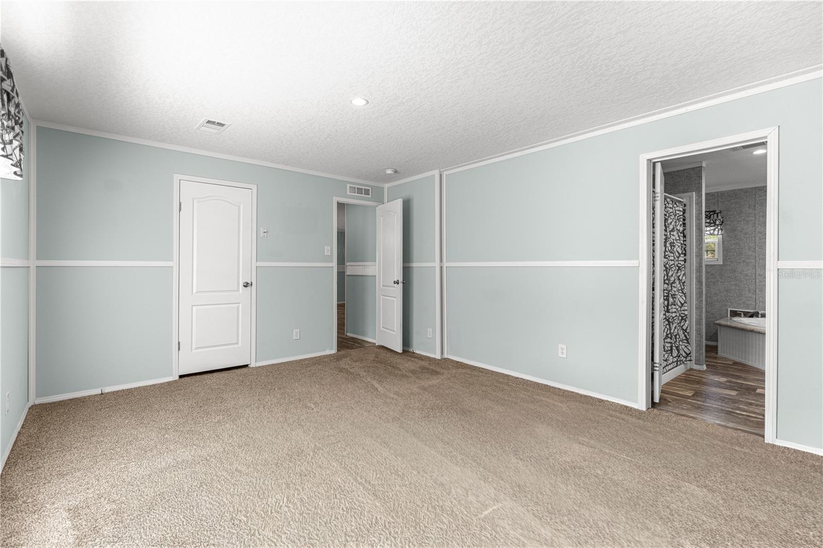 LAKE TROPICANA RANCHETTES - Residential