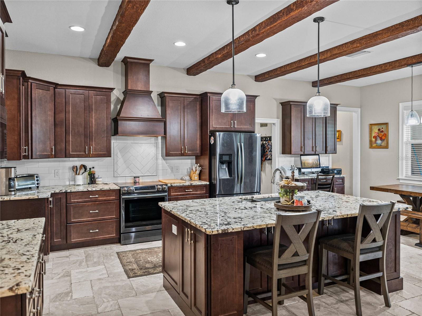 MAMMONTH GROVE - Residential