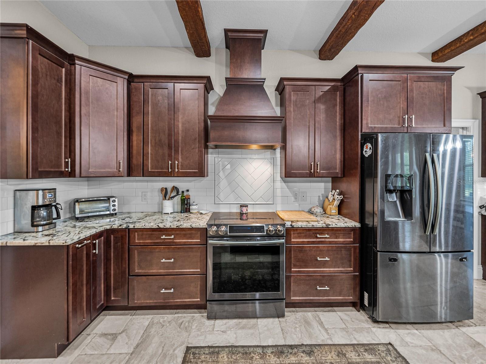 MAMMONTH GROVE - Residential